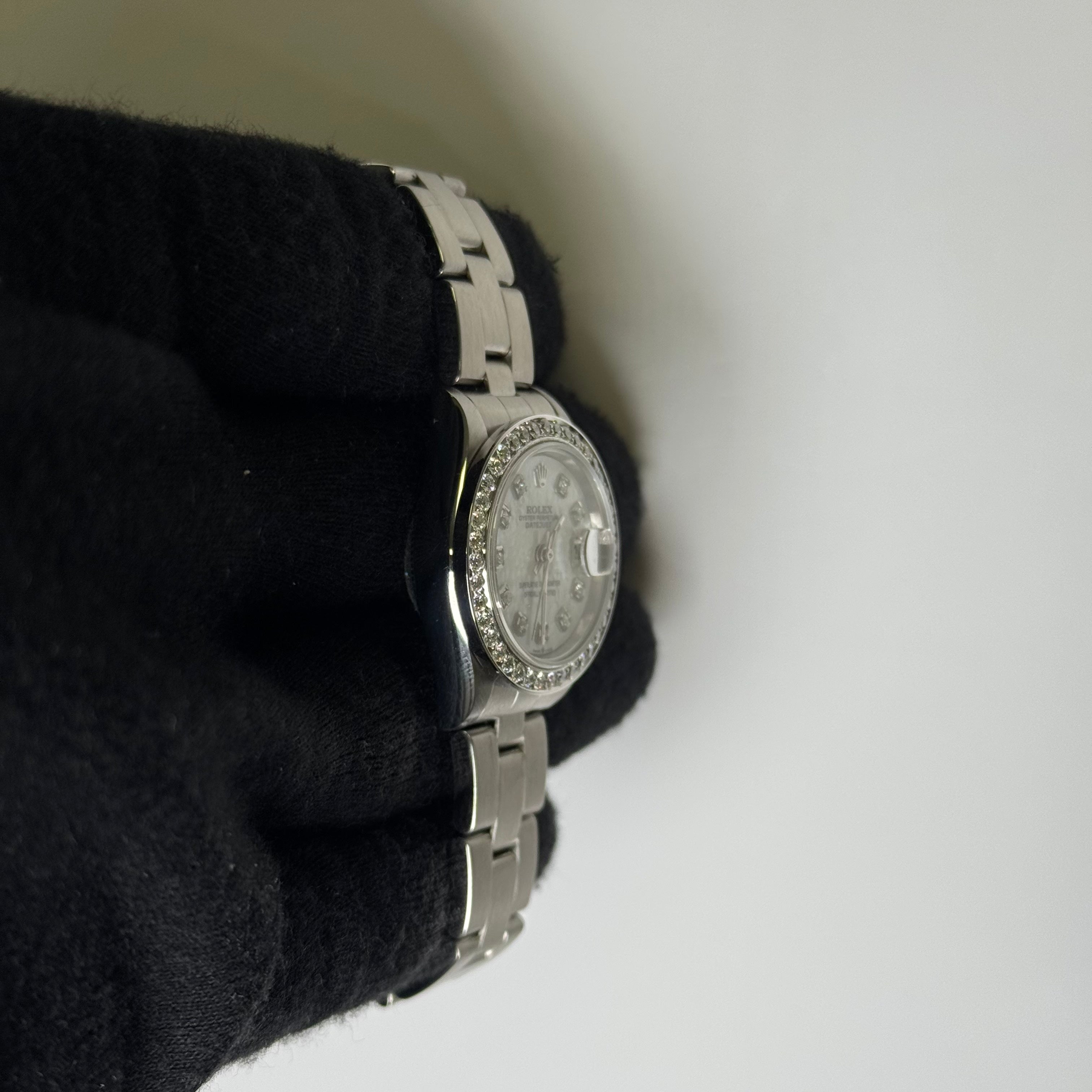 Rolex Oyster Perpetual 26mm MOP Dial Watch Ref# 69160 - Happy Jewelers Fine Jewelry Lifetime Warranty