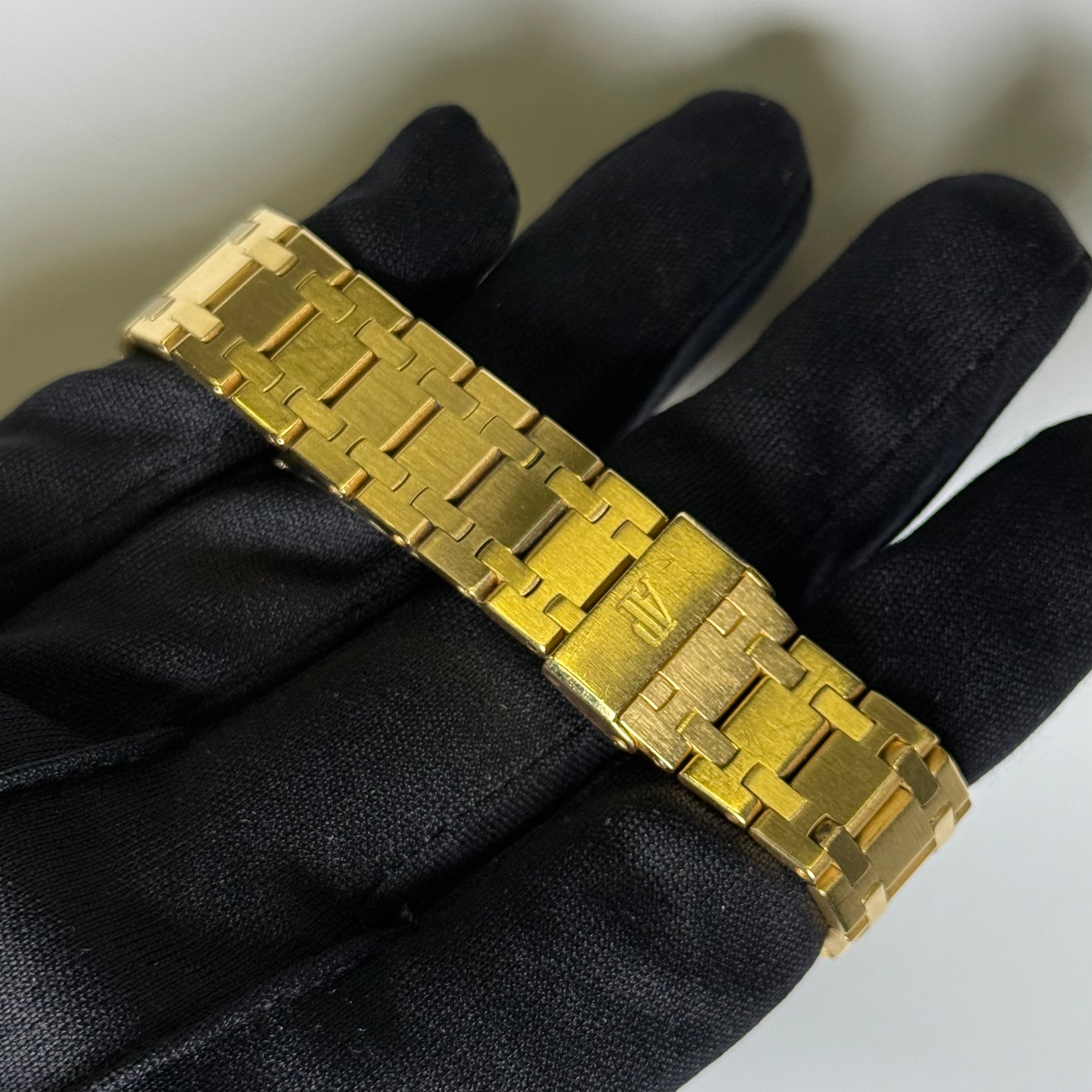 Audemars Piguet Royal Oak 33mm White Dial Watch Ref# 56175BA