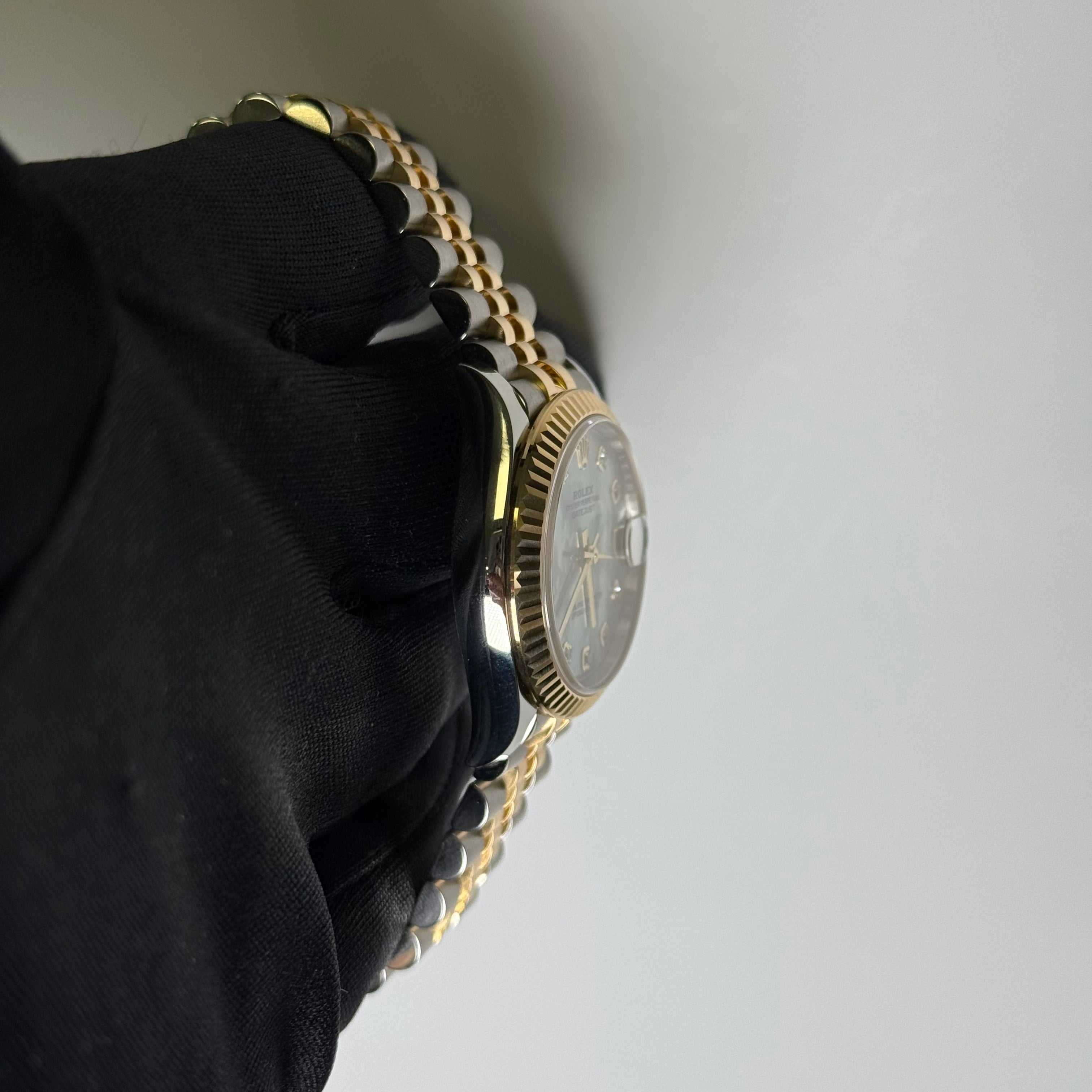 Rolex Datejust 31mm MOP Dial Watch Ref# 278273