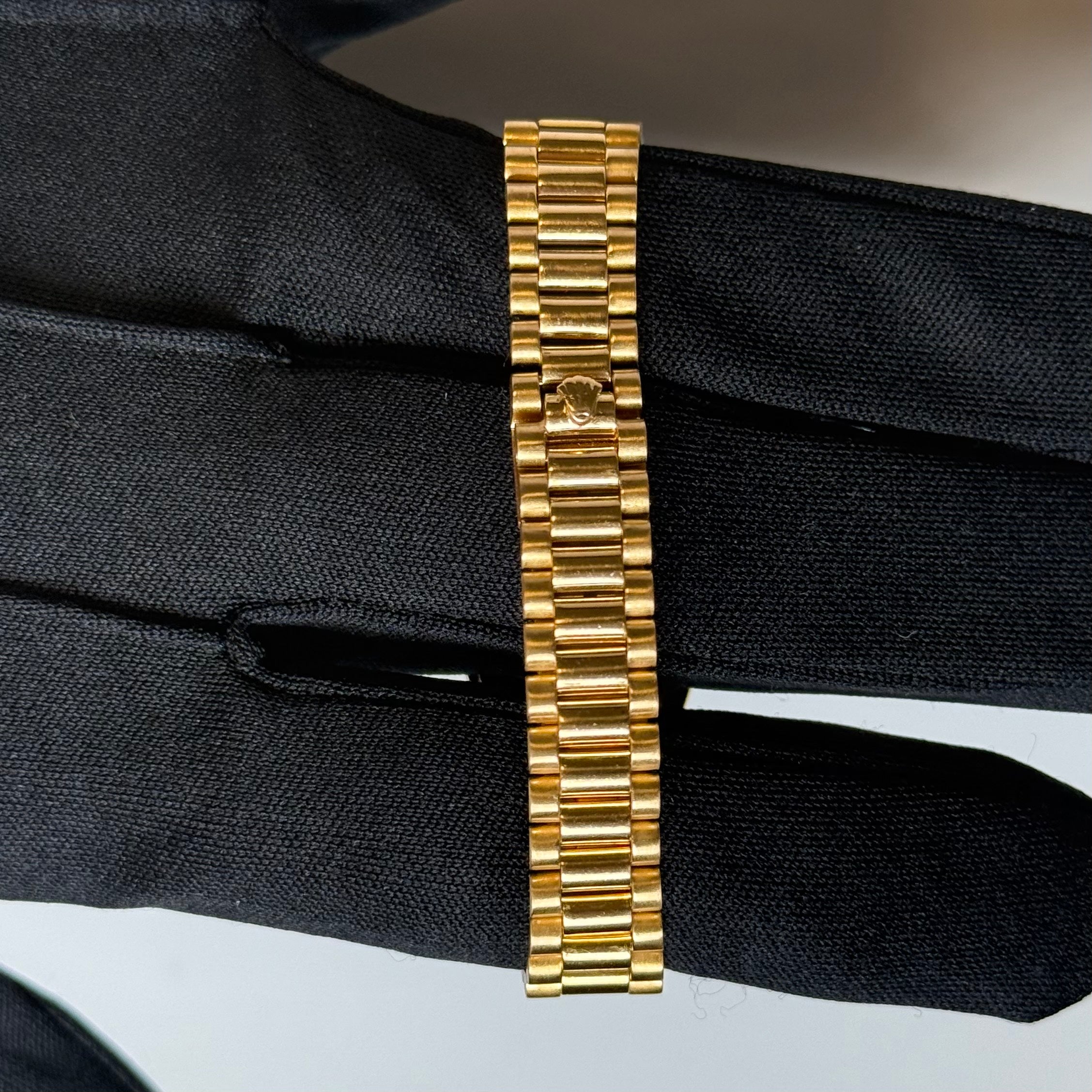 Rolex Datejust 26mm Champagne Dial Watch Ref# 69138