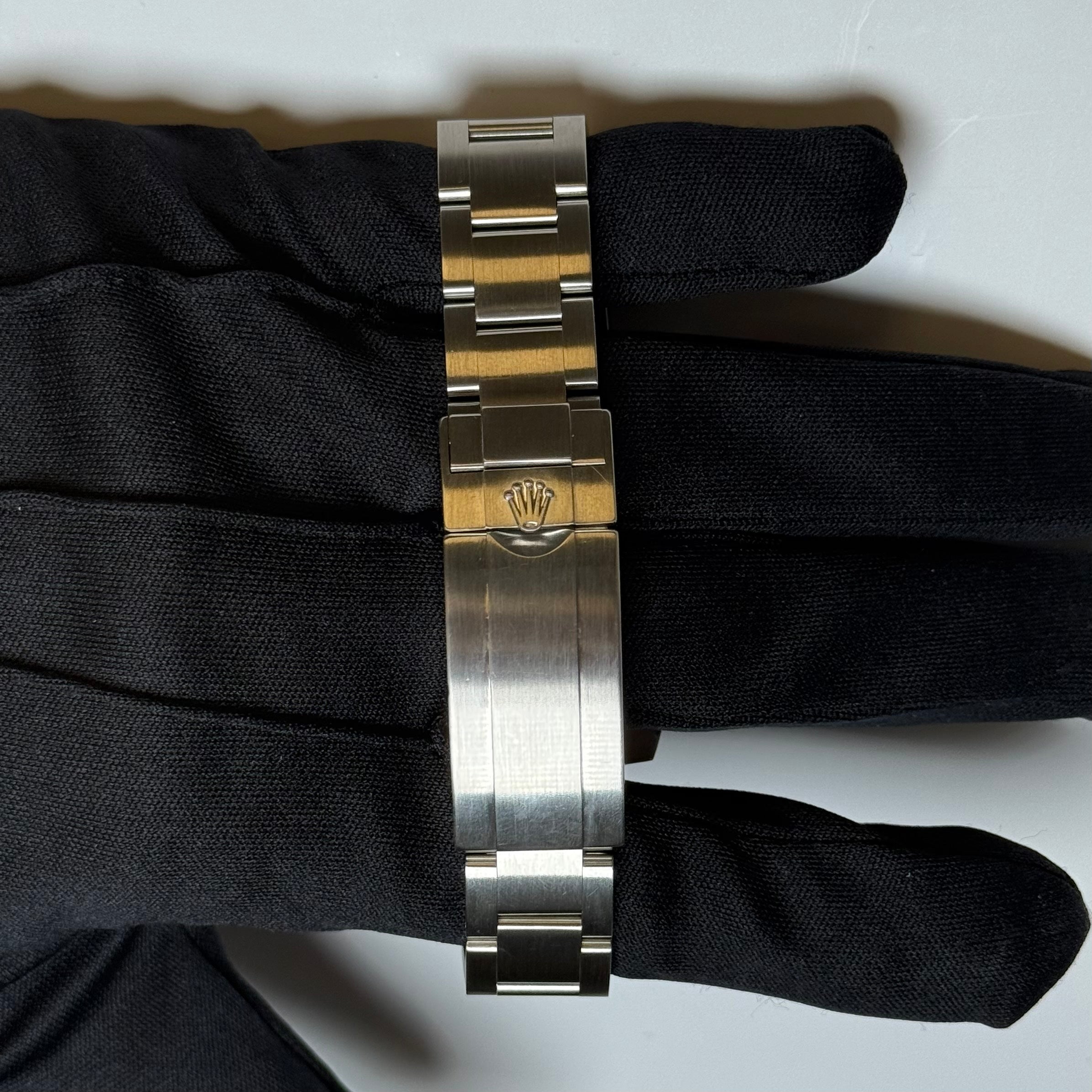 Rolex Submariner 40mm Black Dial Watch Ref# 116610LN