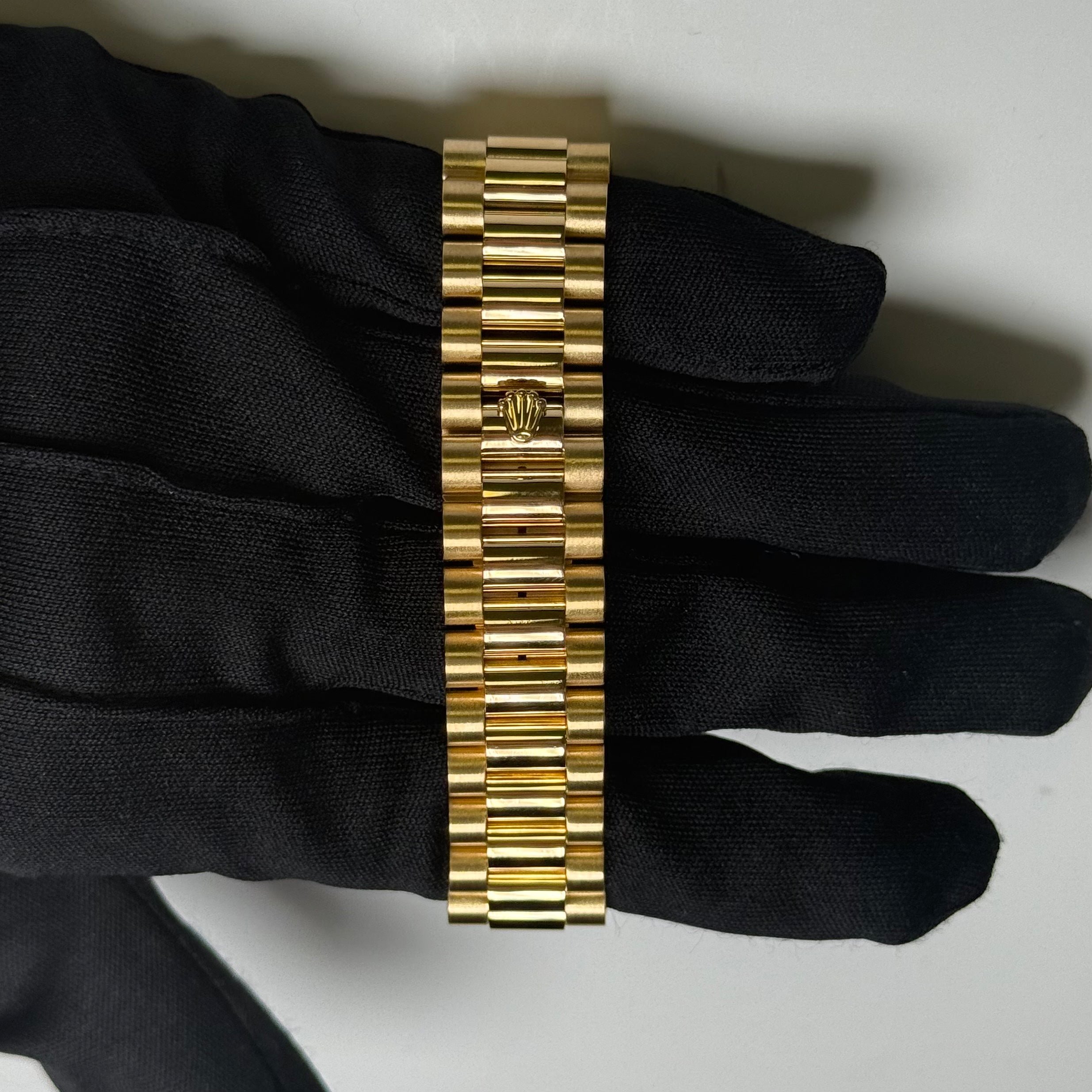 Rolex Day-Date 36mm Jubilee Dial Watch Ref# 118238