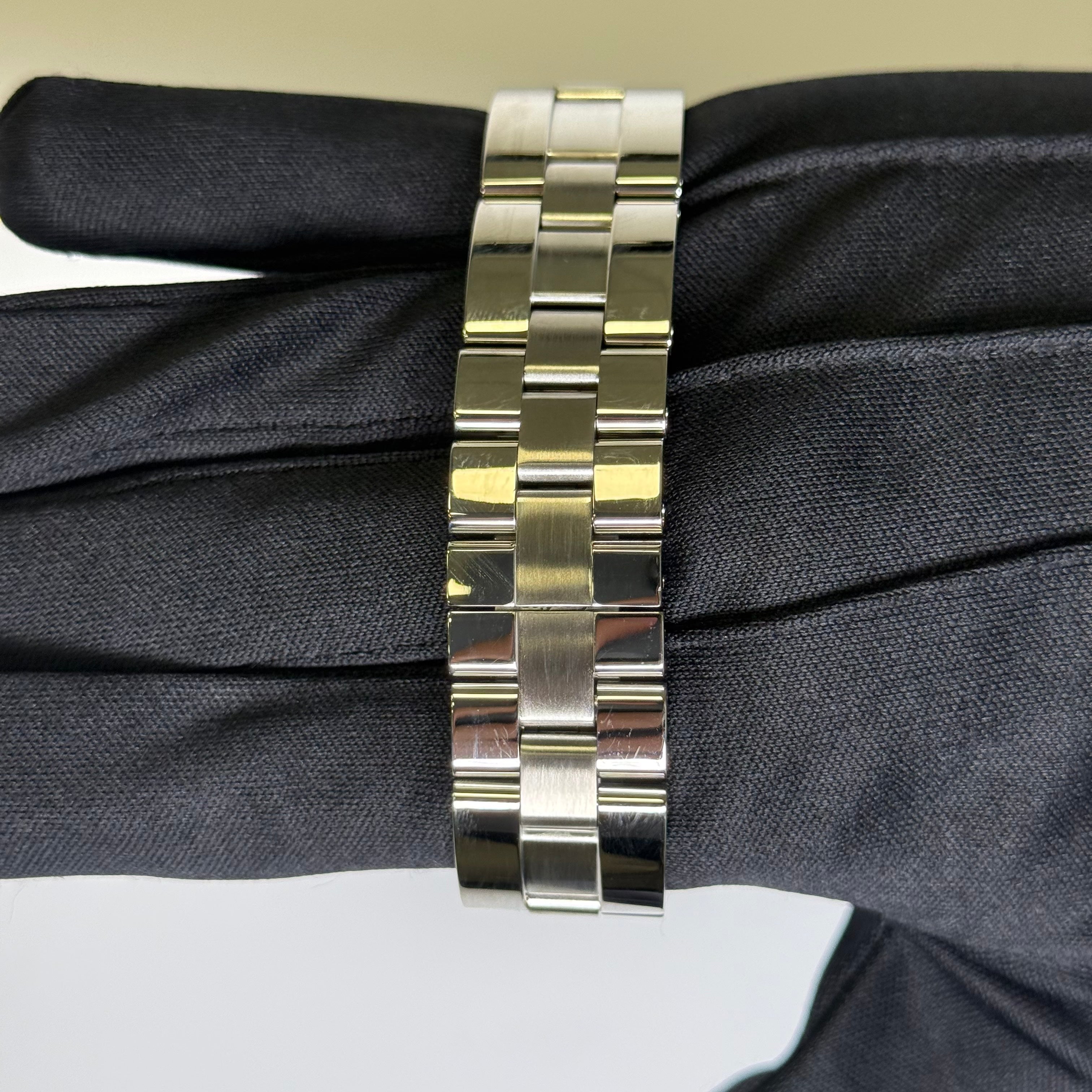 Cartier Roadster 35mm Silver Dial Watch Ref# W62025V3