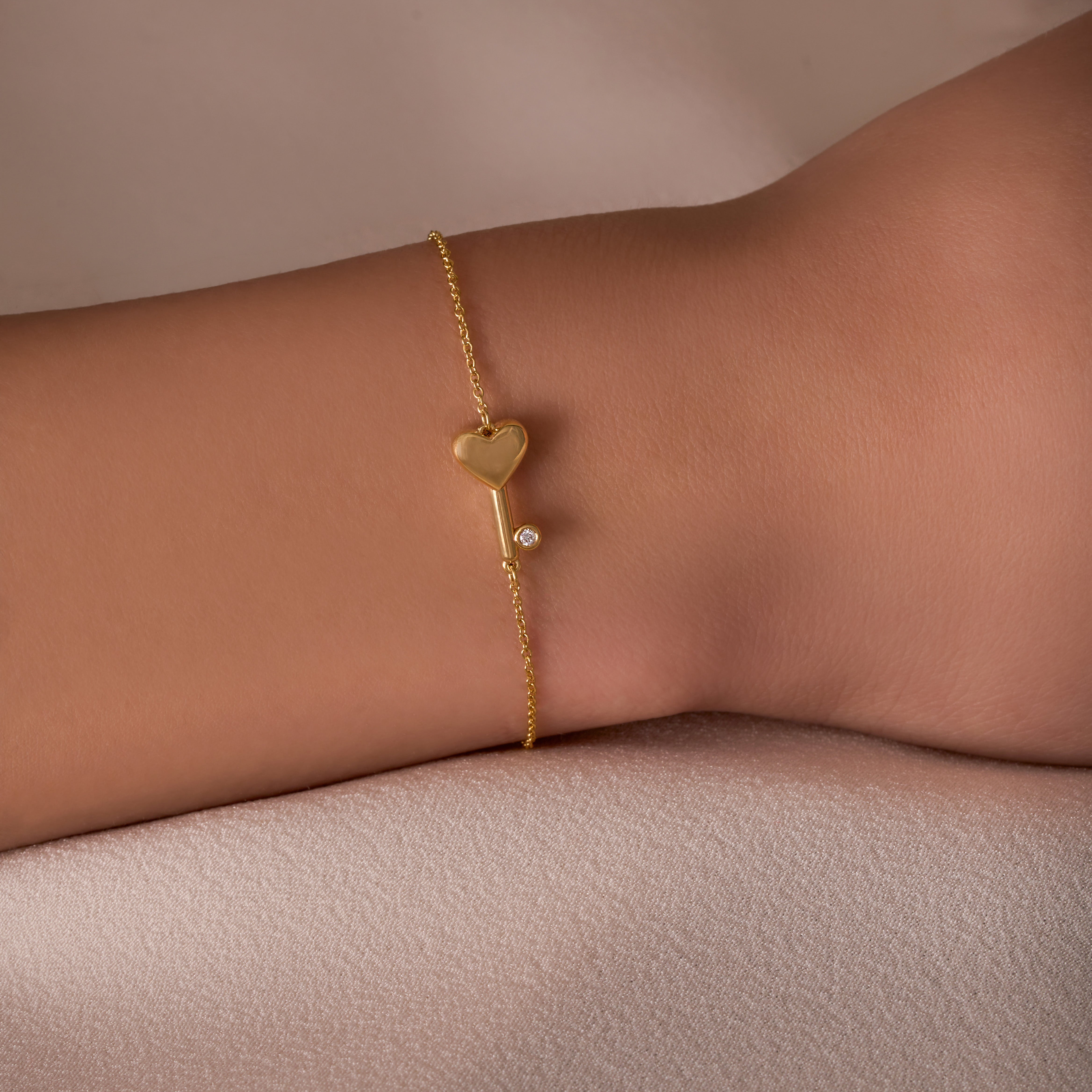 Bezzle Diamond Bubble Heart Key Bracelet - Happy Jewelers Fine Jewelry Lifetime Warranty