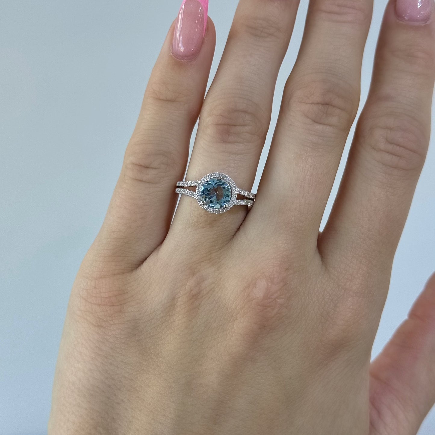 Round Aquamarine and Diamond Ring - Happy Jewelers Fine Jewelry Lifetime Warranty