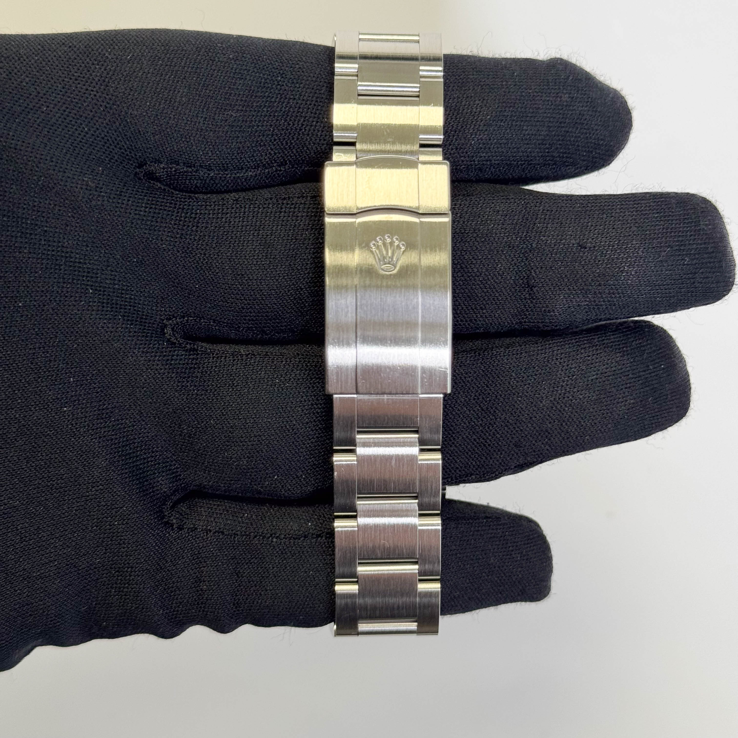 Rolex Oyster Perpetual 41mm Green Dial Watch Ref# 124300 – Happy