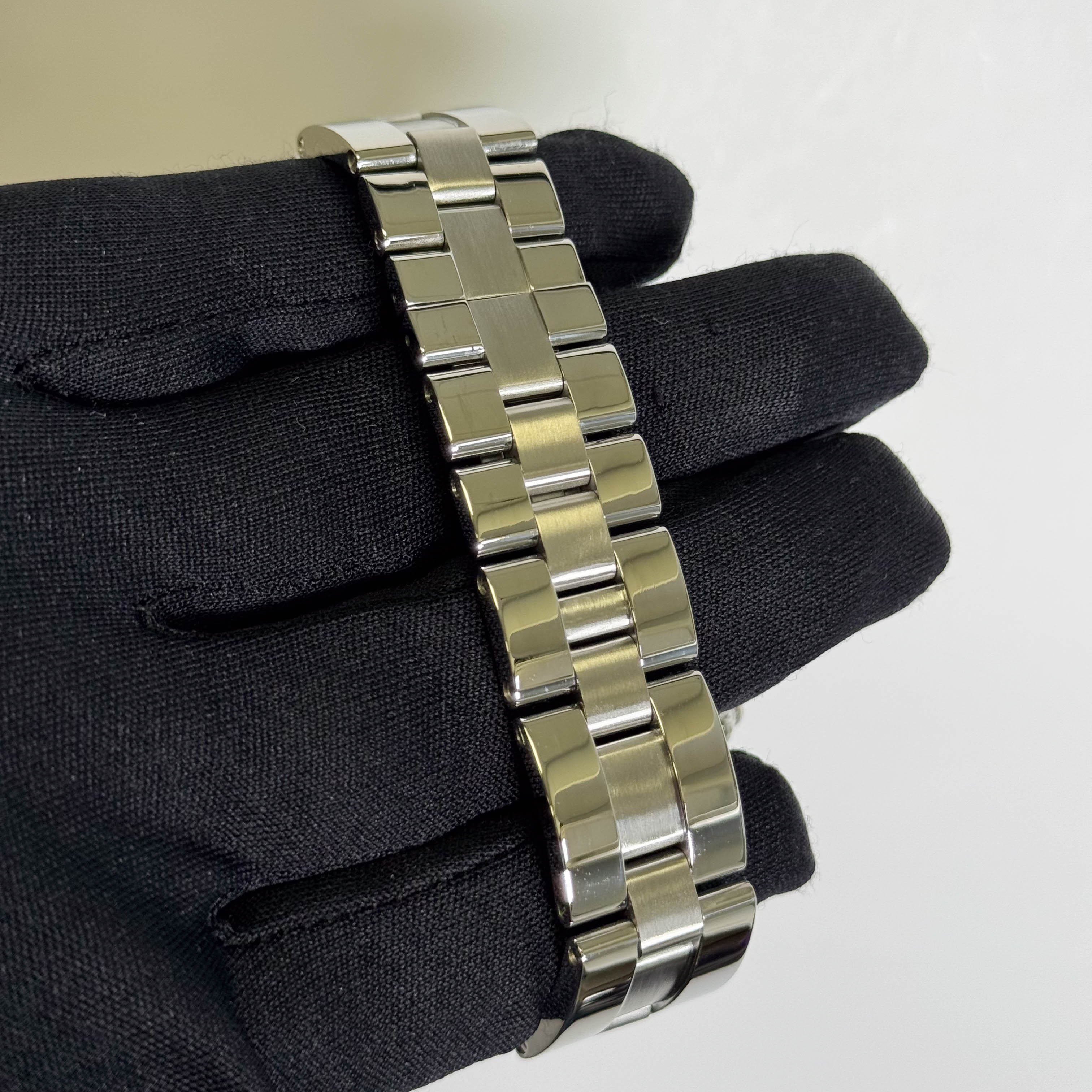 Cartier Roadster 48mm Silver Dial Watch Ref# W62019X6 - Happy Jewelers Fine Jewelry Lifetime Warranty