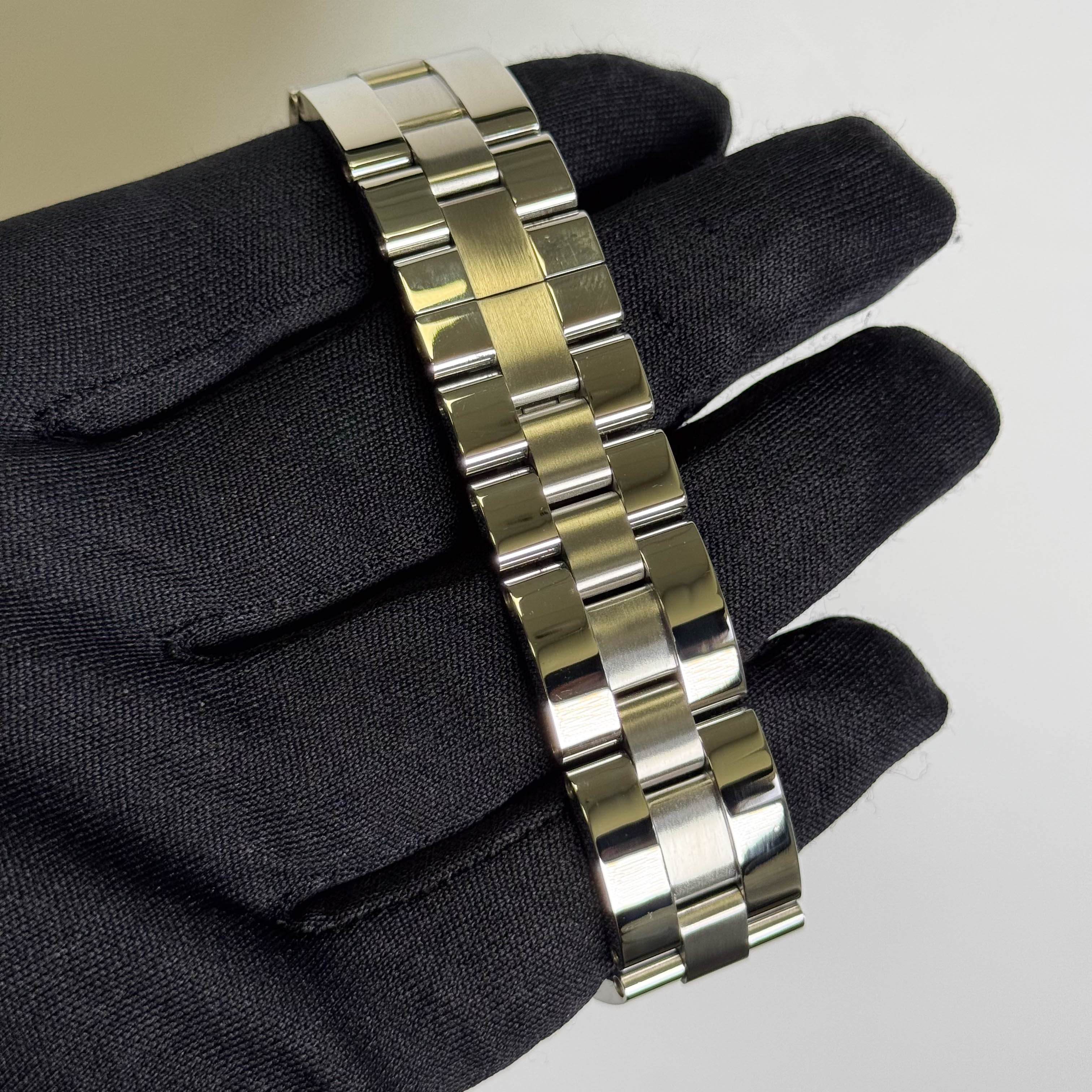 Cartier Roadster 48mm Silver Dial Watch Ref# W62019X6