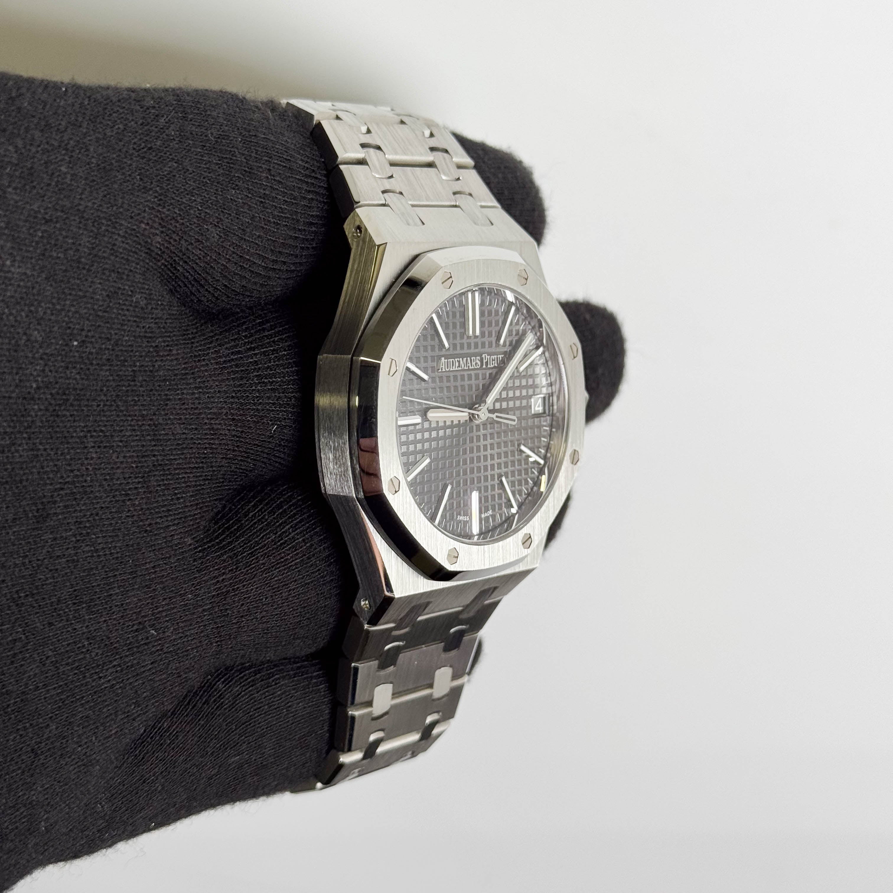 Audemars Piguet Royal Oak 41mm Grey Dial Watch Ref# 15510ST.OO.1320ST.10