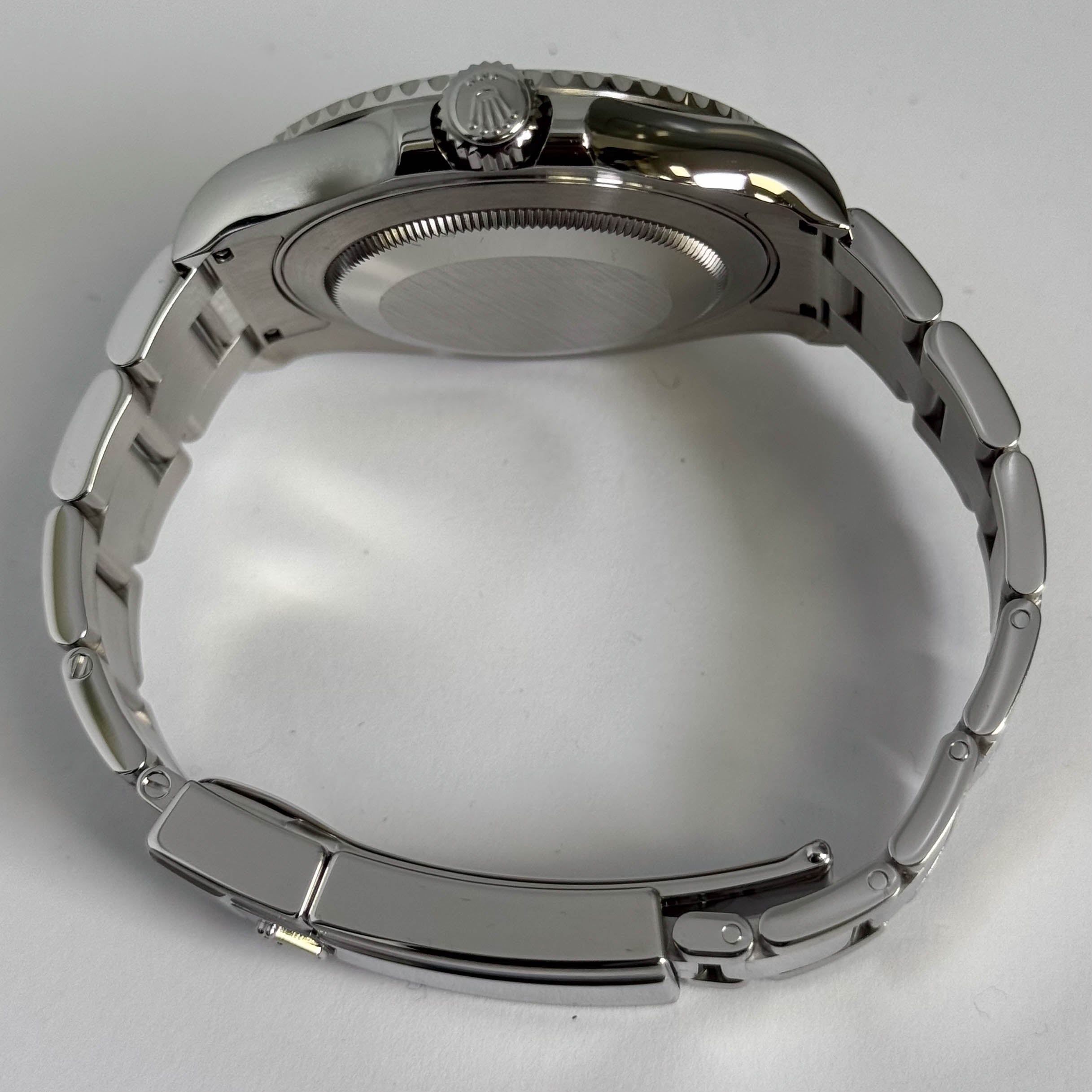 Rolex Yacht-Master 40mm Rhodium Dial Watch Ref# 116622