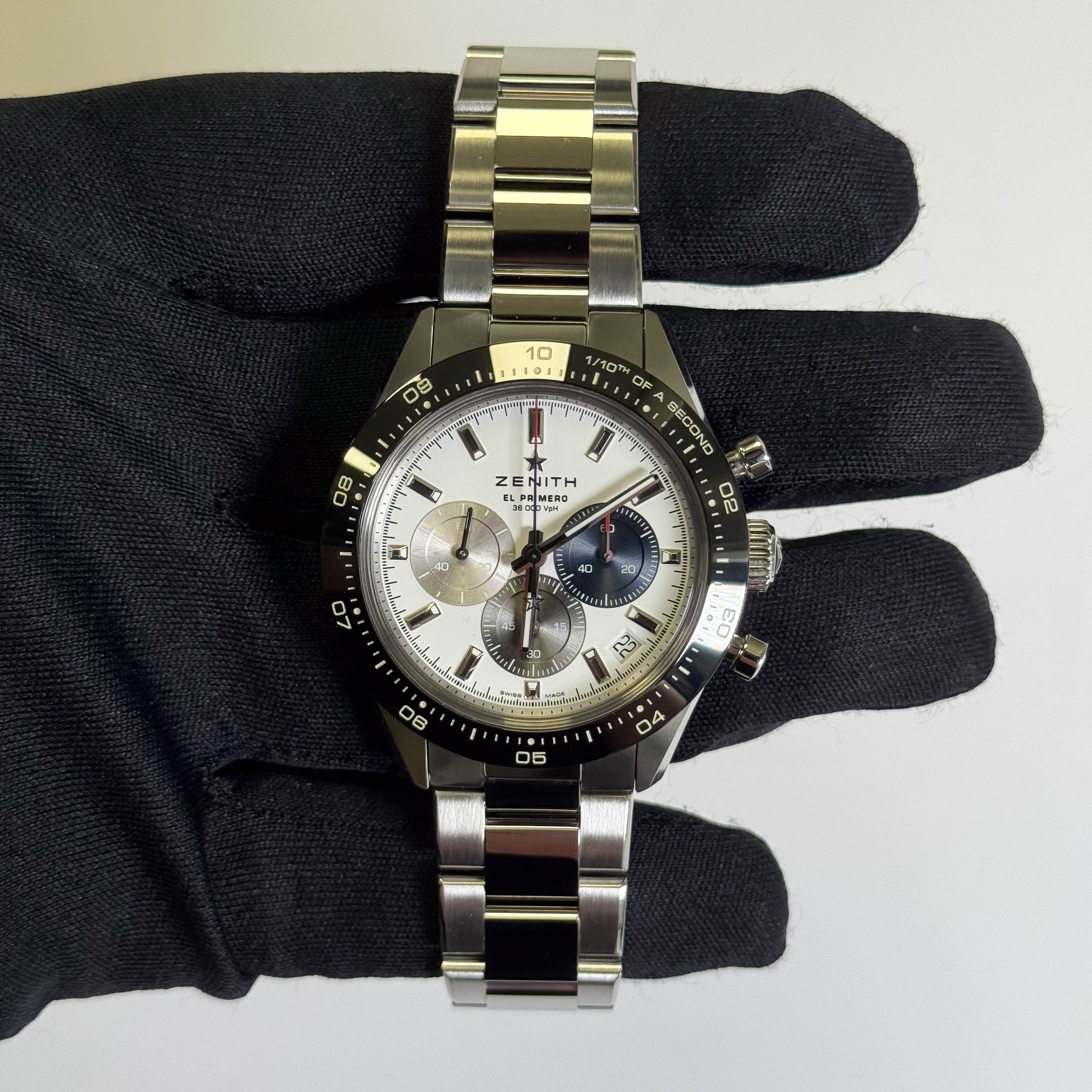 帝 Zenith El Primero 41mm White Dial Watch Ref# 03.3100.3600/69.M3100