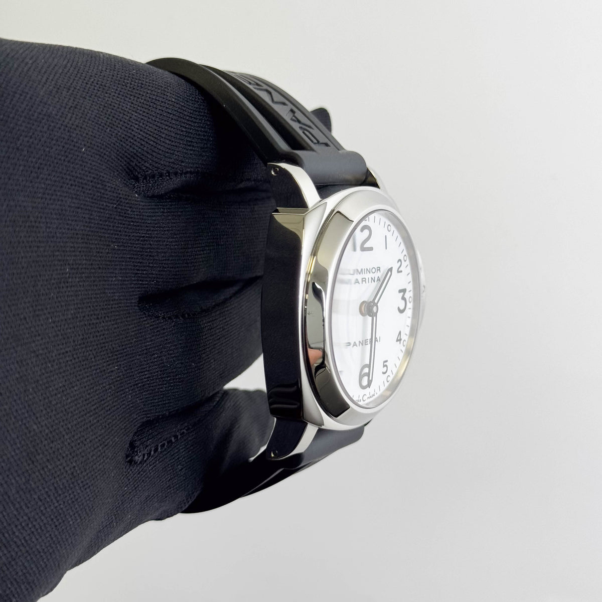 Panerai Luminor 44mm White Dial Watch Ref# PAM00113