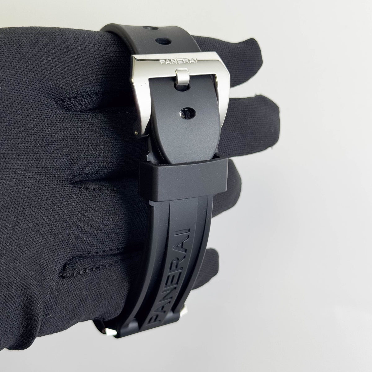 Panerai Luminor 44mm White Dial Watch Ref# PAM00113