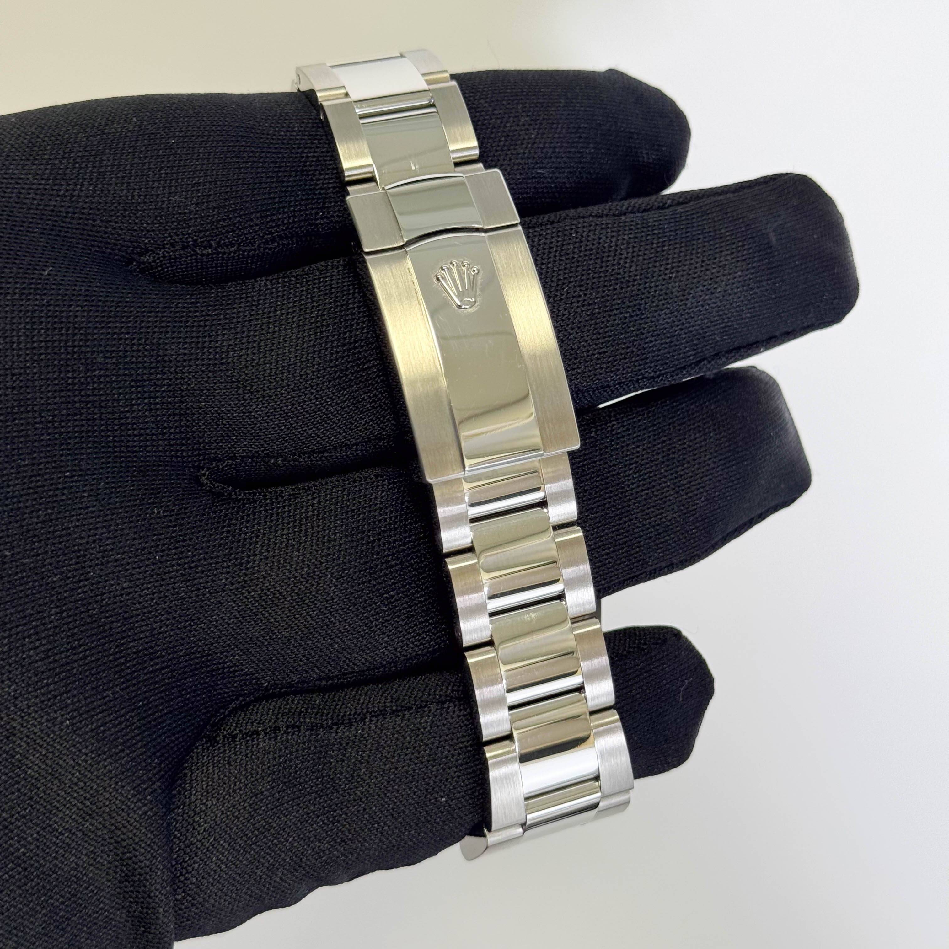 Rolex Datejust 41mm Silver Dial Watch Ref# 126334 - Happy Jewelers Fine Jewelry Lifetime Warranty