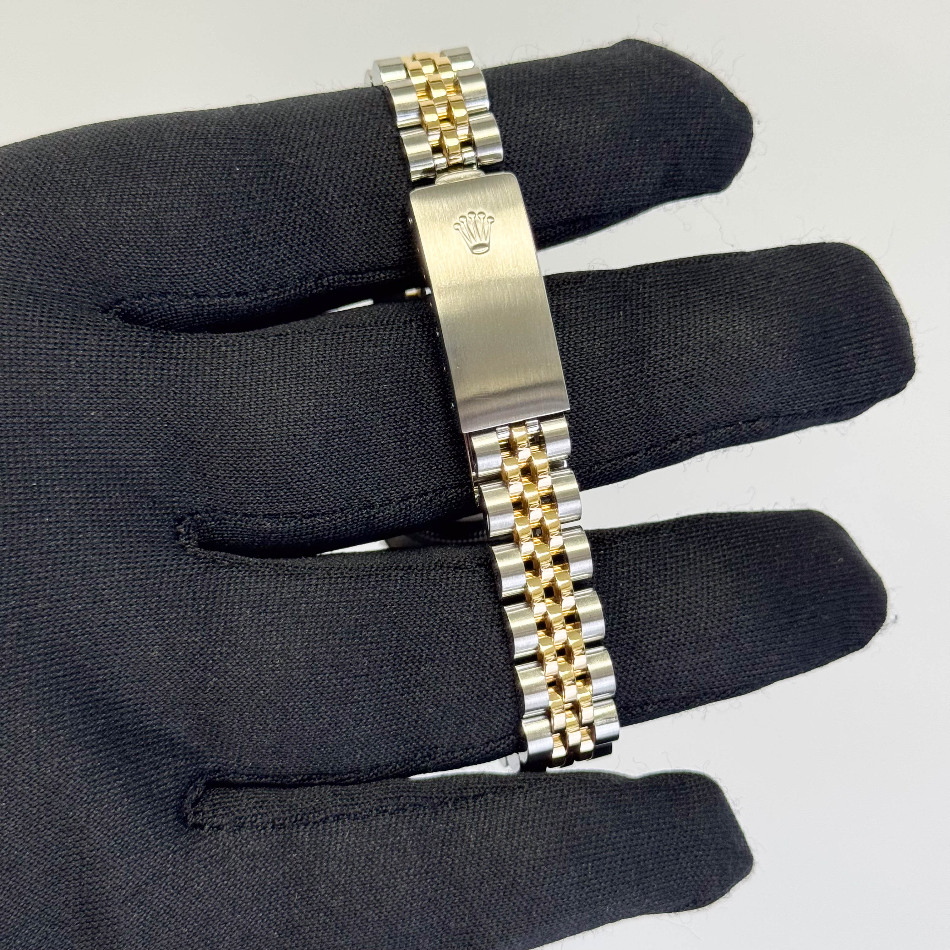 Rolex Datejust 26mm MOP Dial Watch Ref# 69173 - Happy Jewelers Fine Jewelry Lifetime Warranty