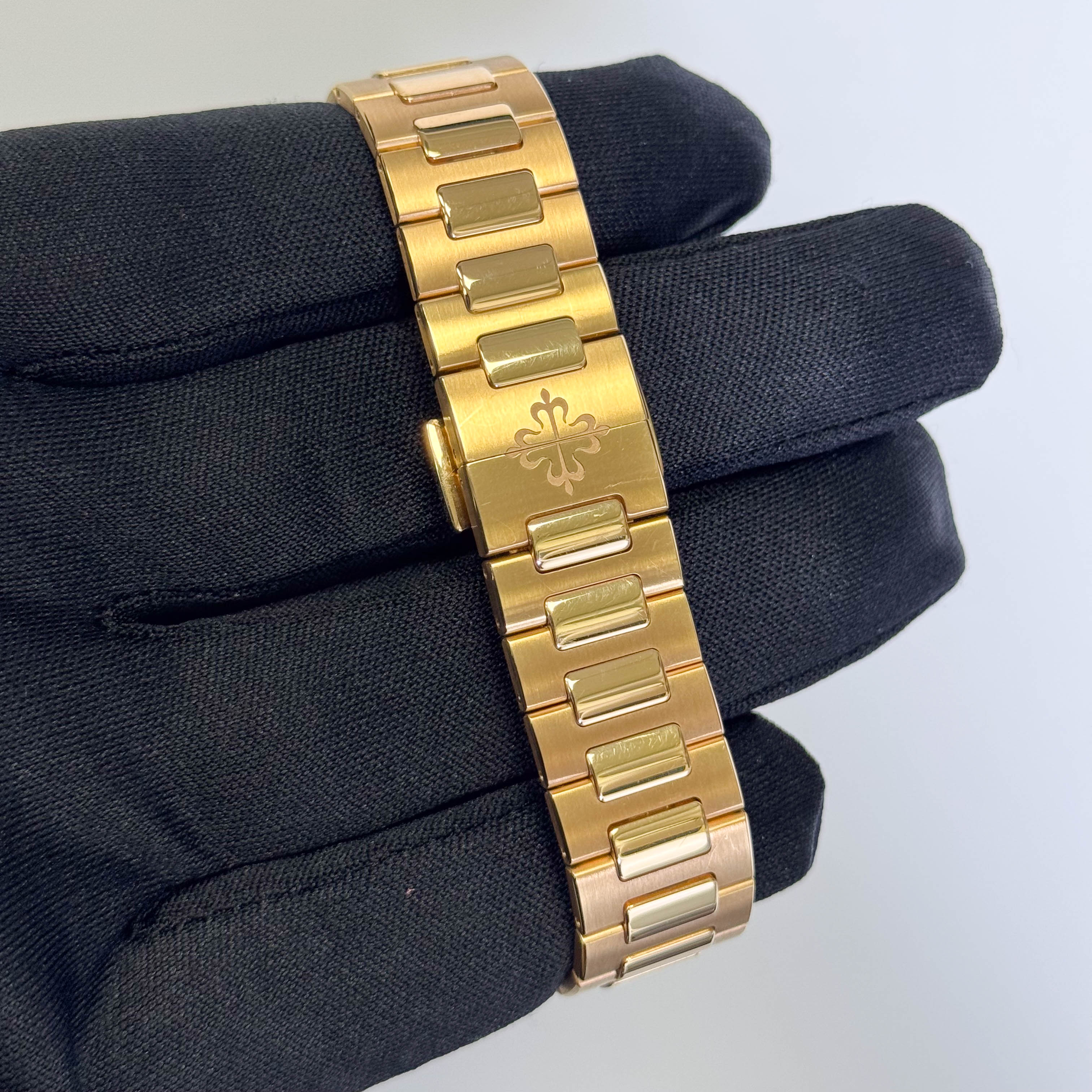 Patek Philippe Nautilus 35mm Silver Dial Watch Ref# 7118/1R-001