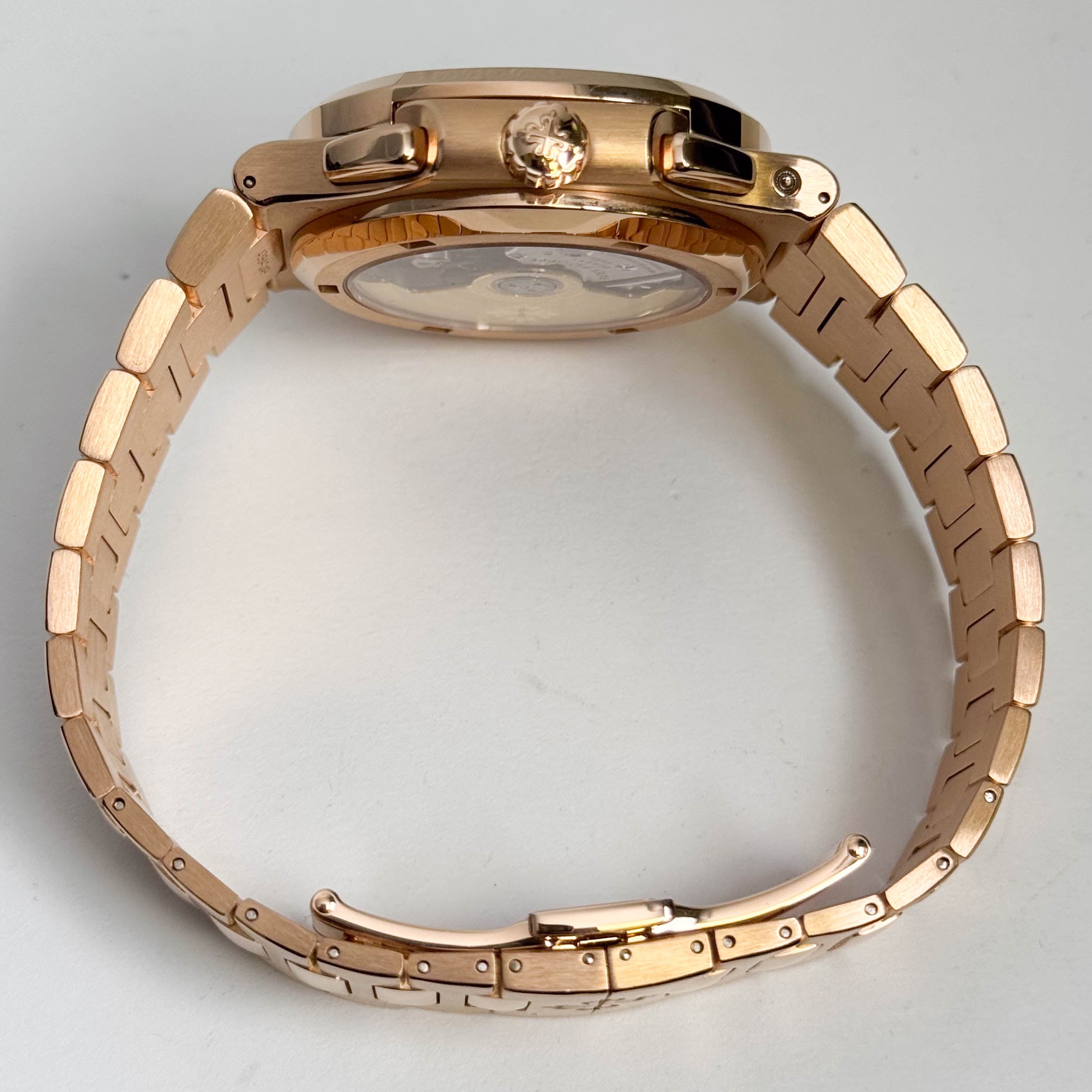 Patek Philippe Nautilus 40.5mm Blue Dial Watch Ref# 5990/1R-001