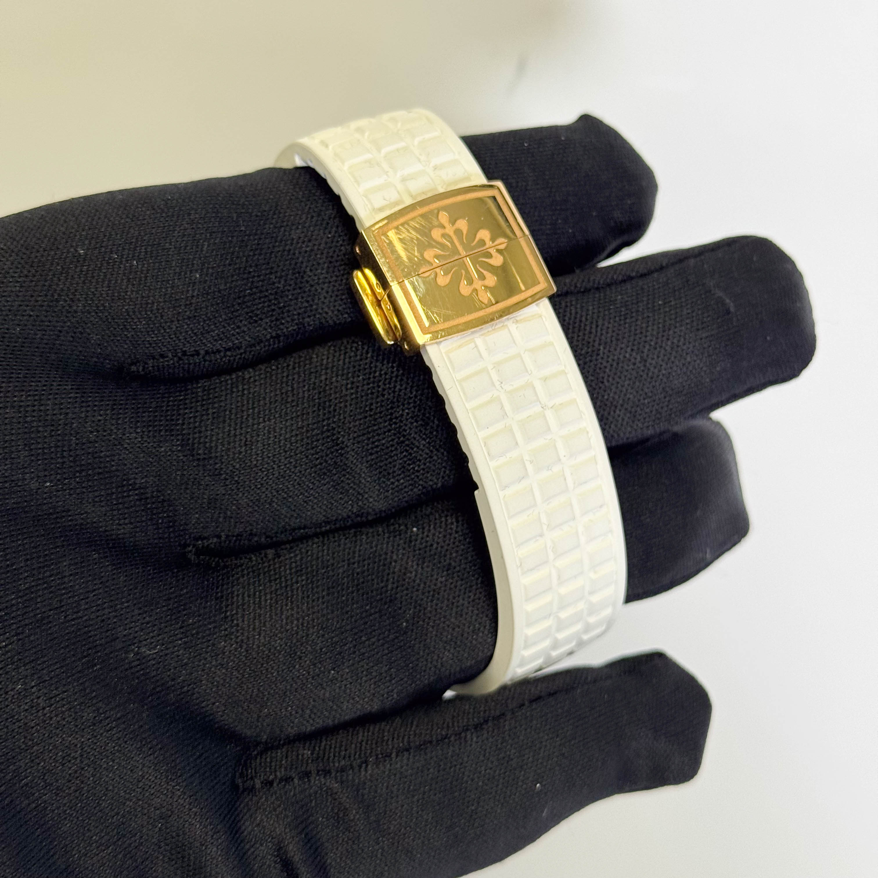 Patek Philippe Aquanaut 38.8mm White Dial Watch Ref# 5269/200R-001