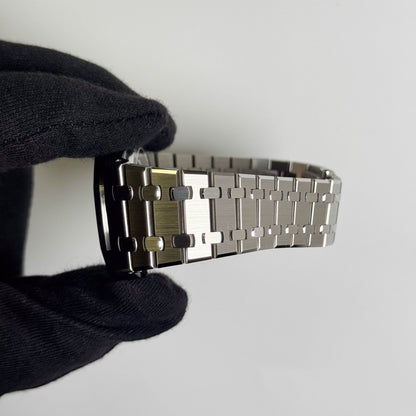 Audemars Piguet Royal Oak 41mm Silver Dial Watch Ref# 15500ST.OO.1220ST.04