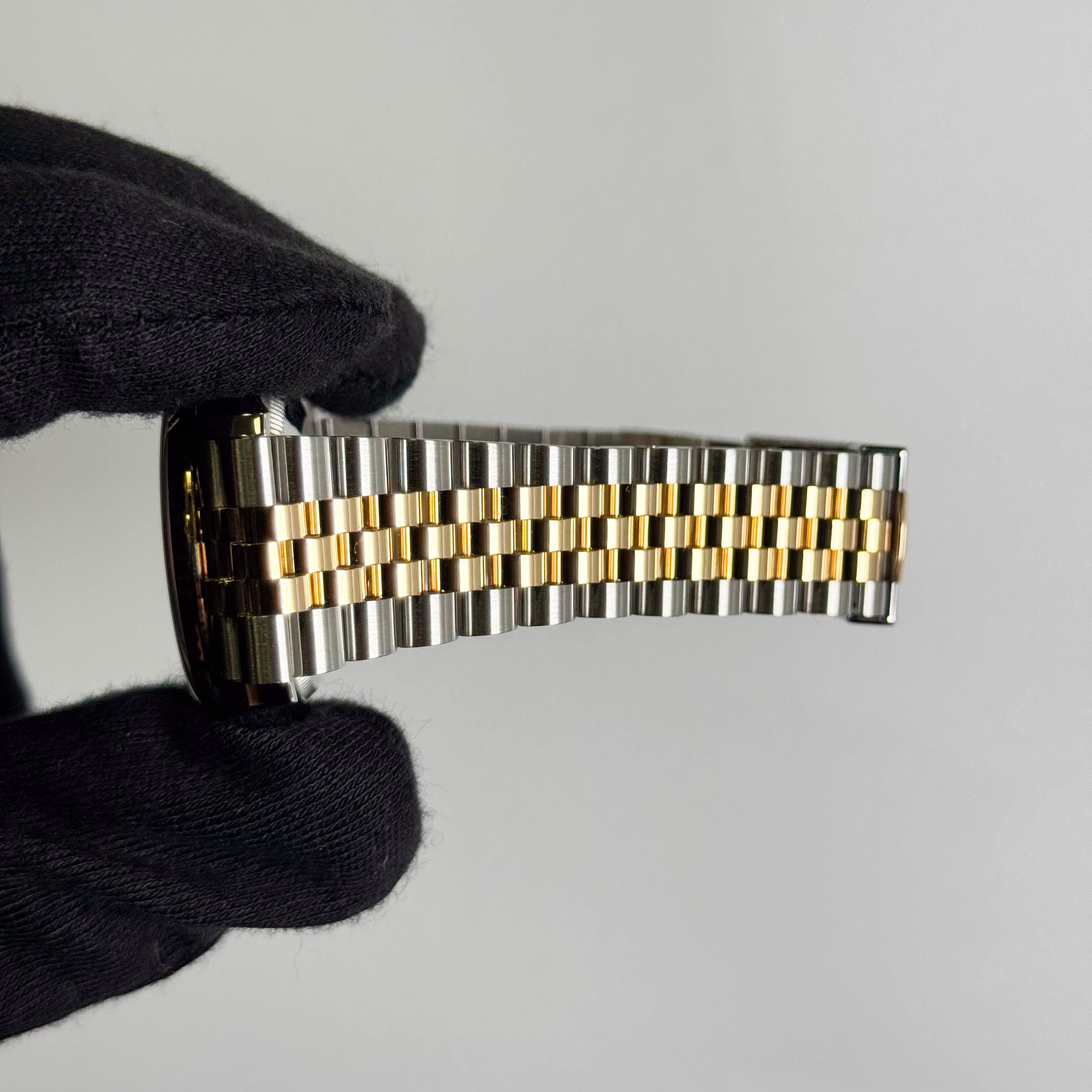 Rolex Datejust 36mm MOP Dial Watch Ref# 126233