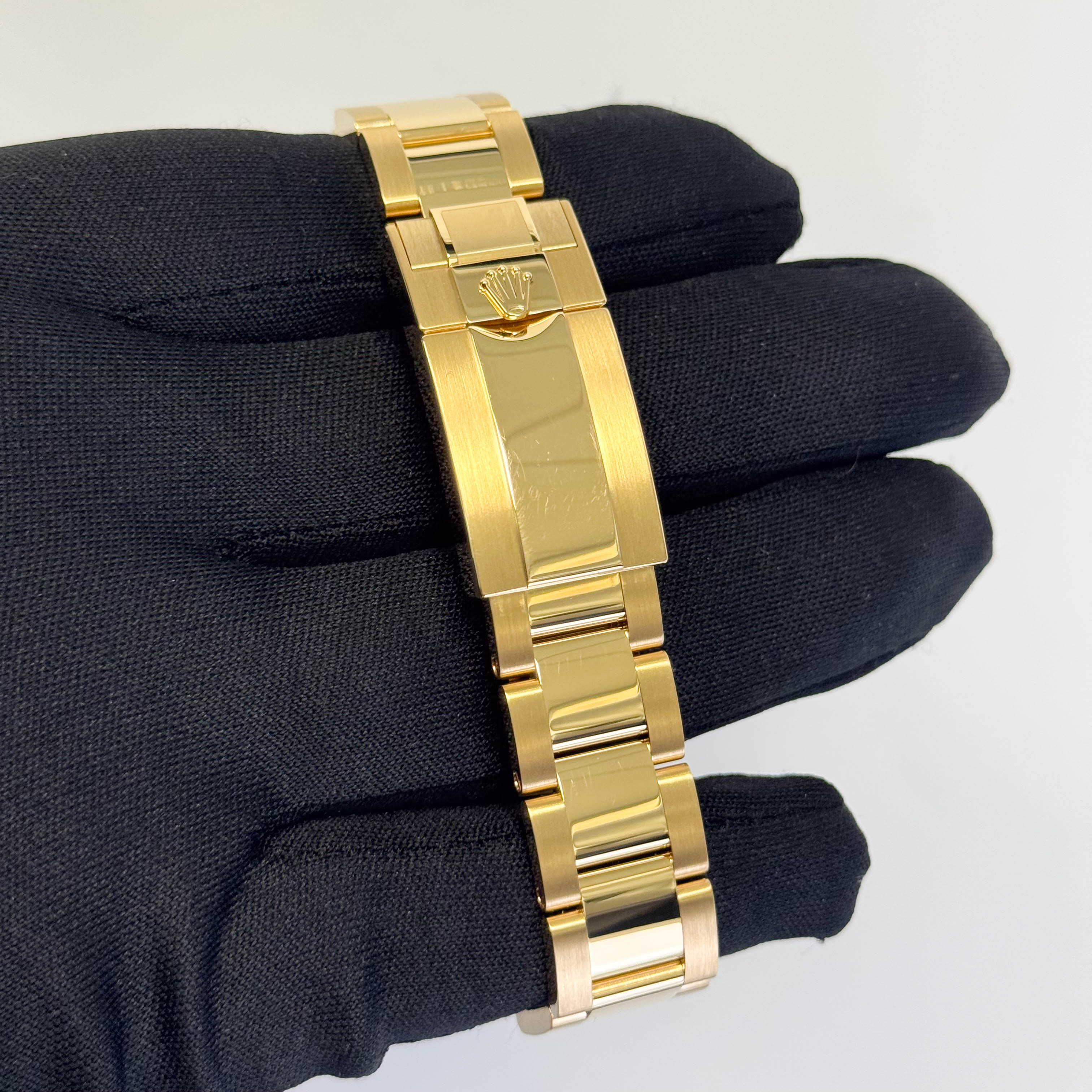 Rolex Daytona 40mm Champagne Dial Watch Ref# 126598TBR