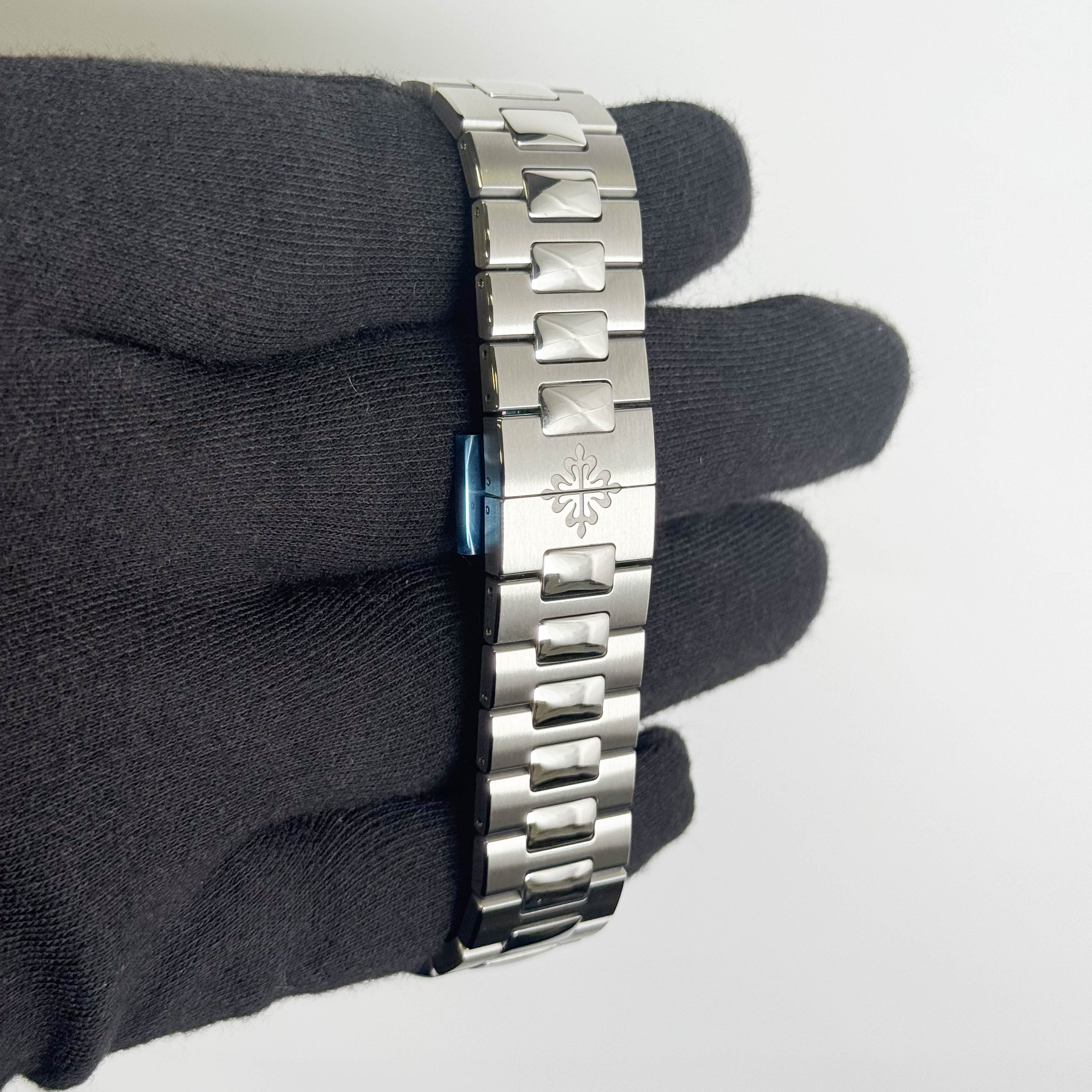 Patek Philippe Nautilus 40.5mm Blue Dial Watch Ref# 5990/1A-001