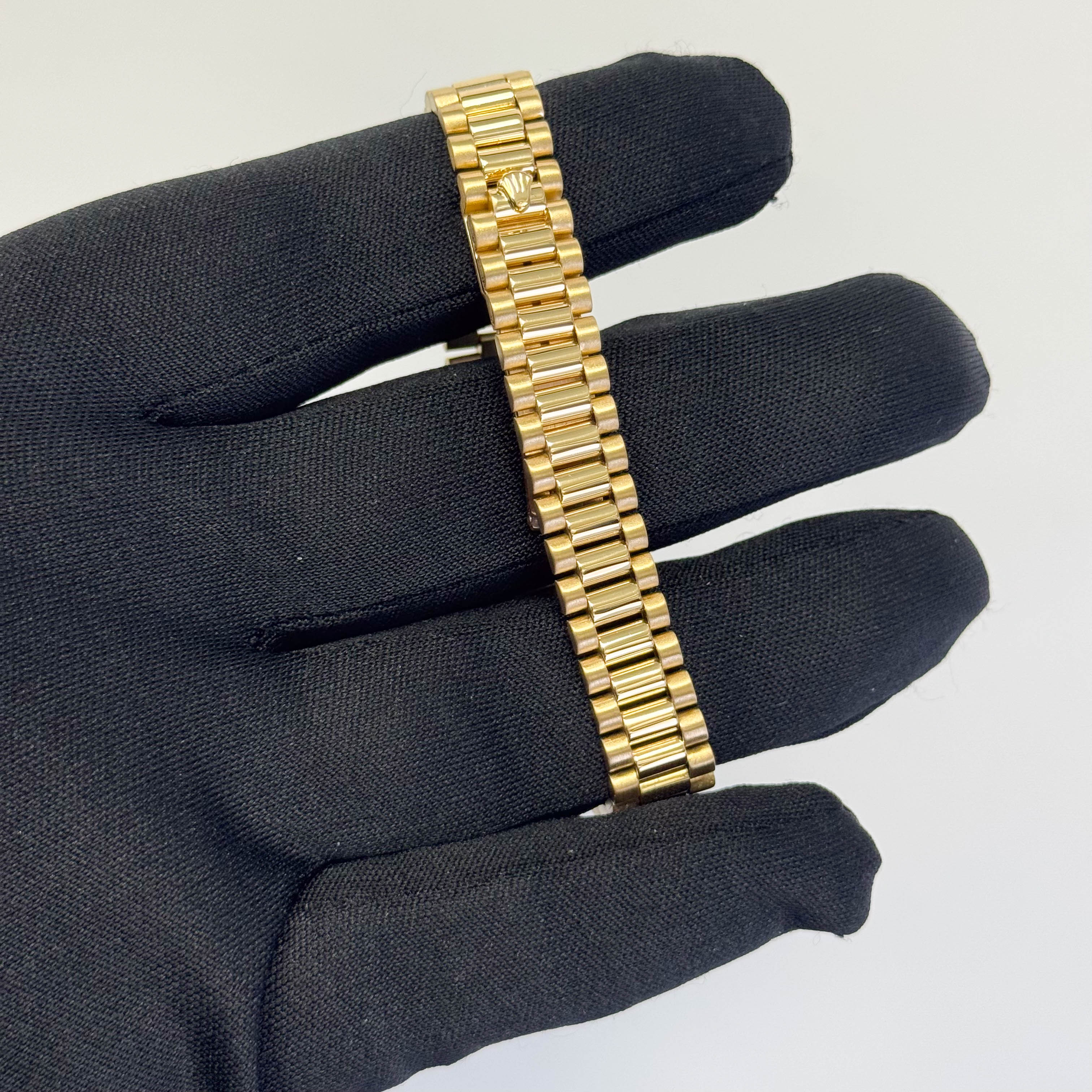 Rolex Datejust 26mm MOP Dial Watch Ref#  69178 - Happy Jewelers Fine Jewelry Lifetime Warranty