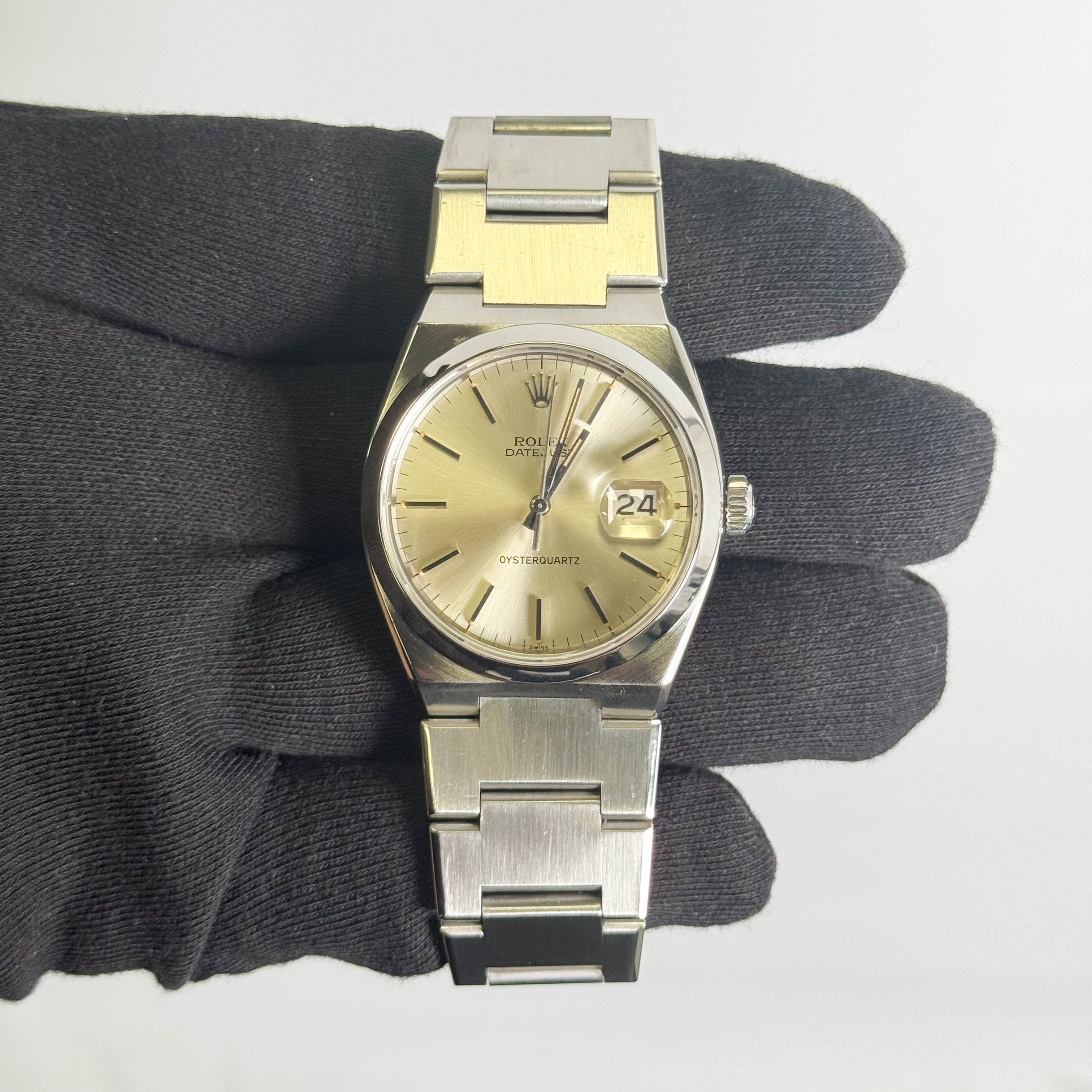 Rolex Datejust 36mm Silver Dial Watch Ref# 17000