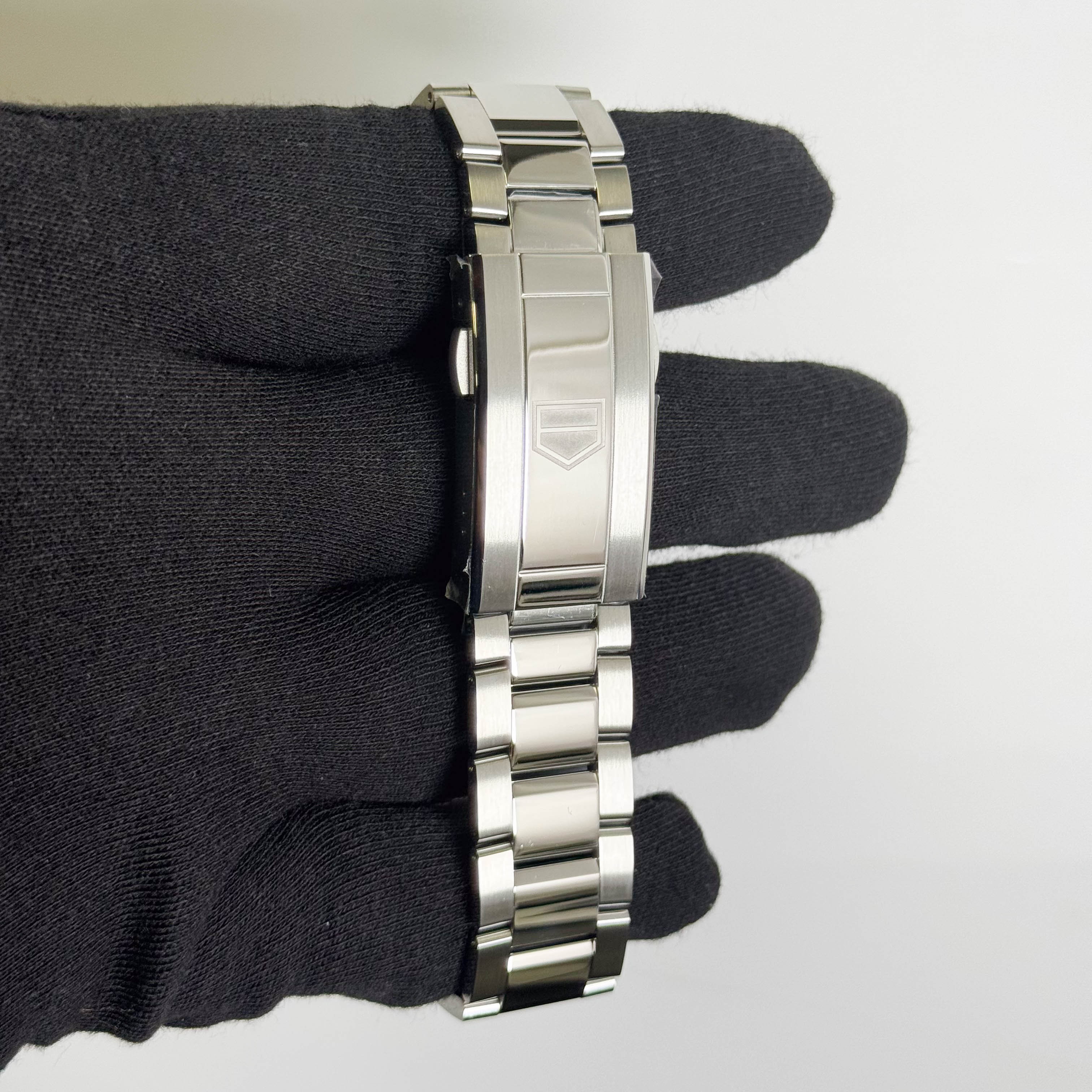 Tag Heuer Aquaracer 40mm Blue Dial Watch Ref# WBP1117.BA0047