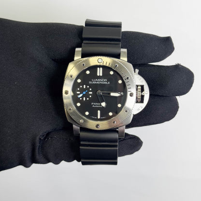 Panerai Luminor Submersible 1950 42mm Black Dial Watch Ref# PAM00682