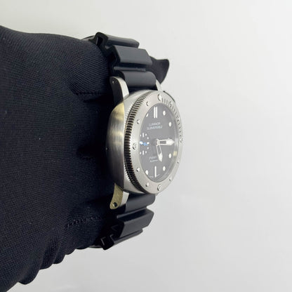 Panerai Luminor Submersible 1950 42mm Black Dial Watch Ref# PAM00682