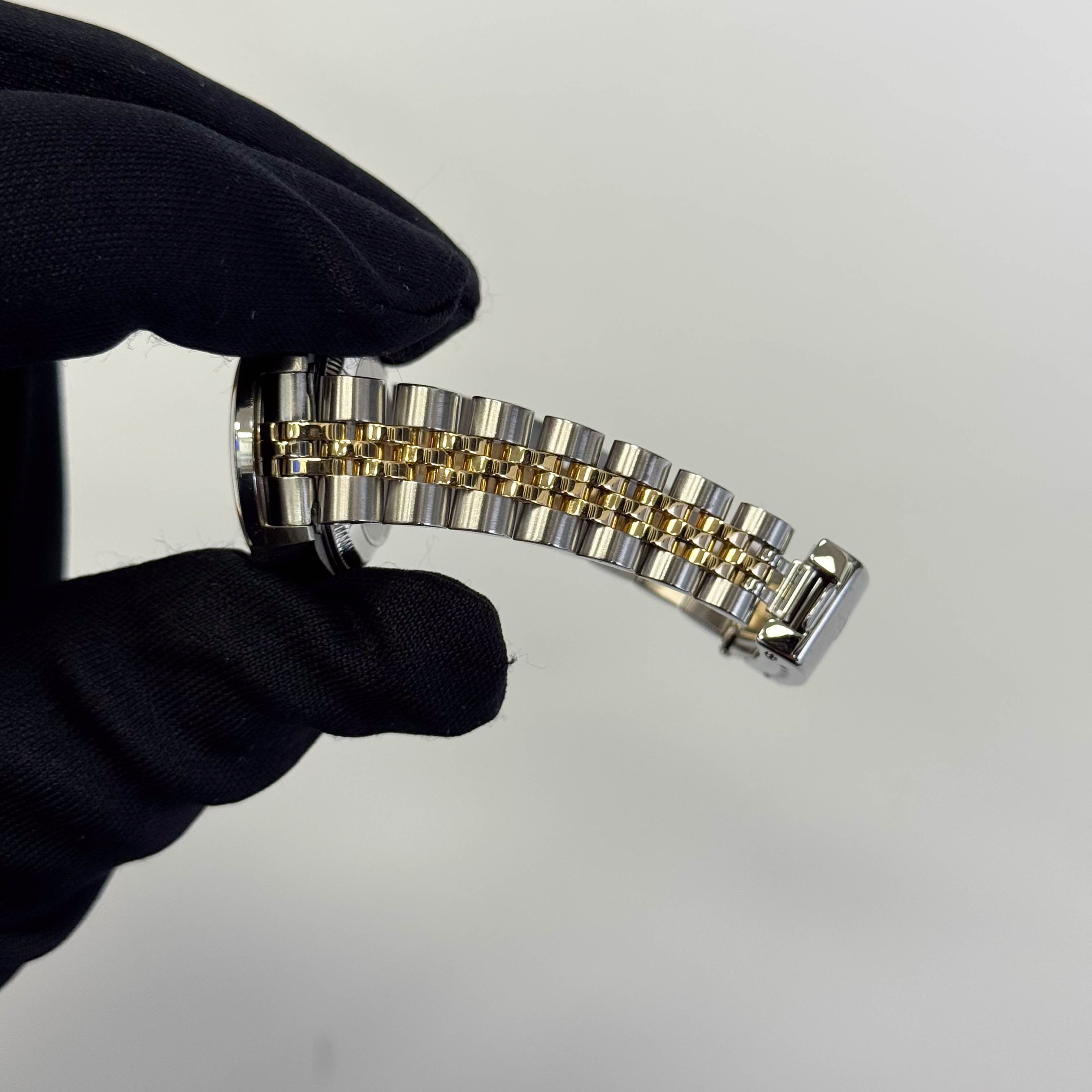 Rolex Datejust 26mm MOP Dial Watch Ref# 69173 - Happy Jewelers Fine Jewelry Lifetime Warranty