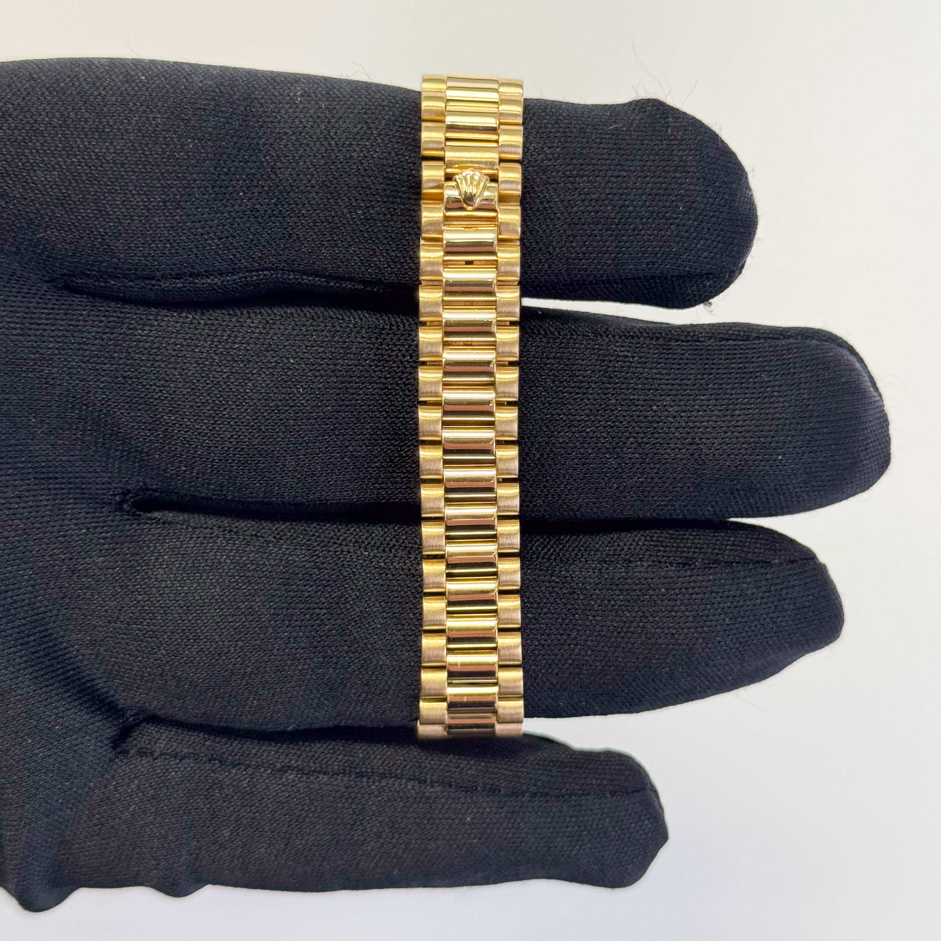 Rolex Datejust 26mm MOP Dial Watch Ref# 6917 - Happy Jewelers Fine Jewelry Lifetime Warranty