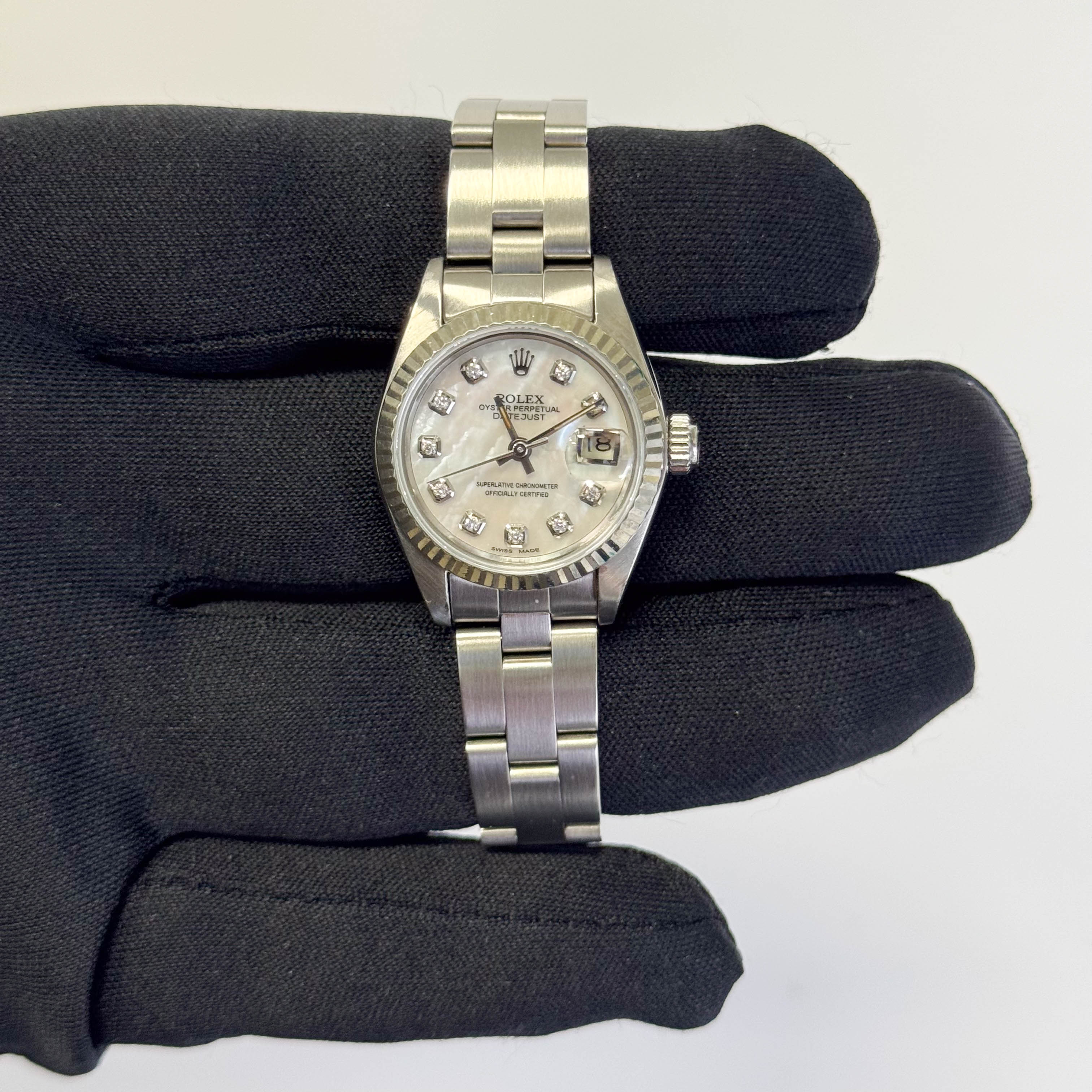 Rolex Oyster Perpetual 26mm MOP Dial Watch Ref# 69160 - Happy Jewelers Fine Jewelry Lifetime Warranty