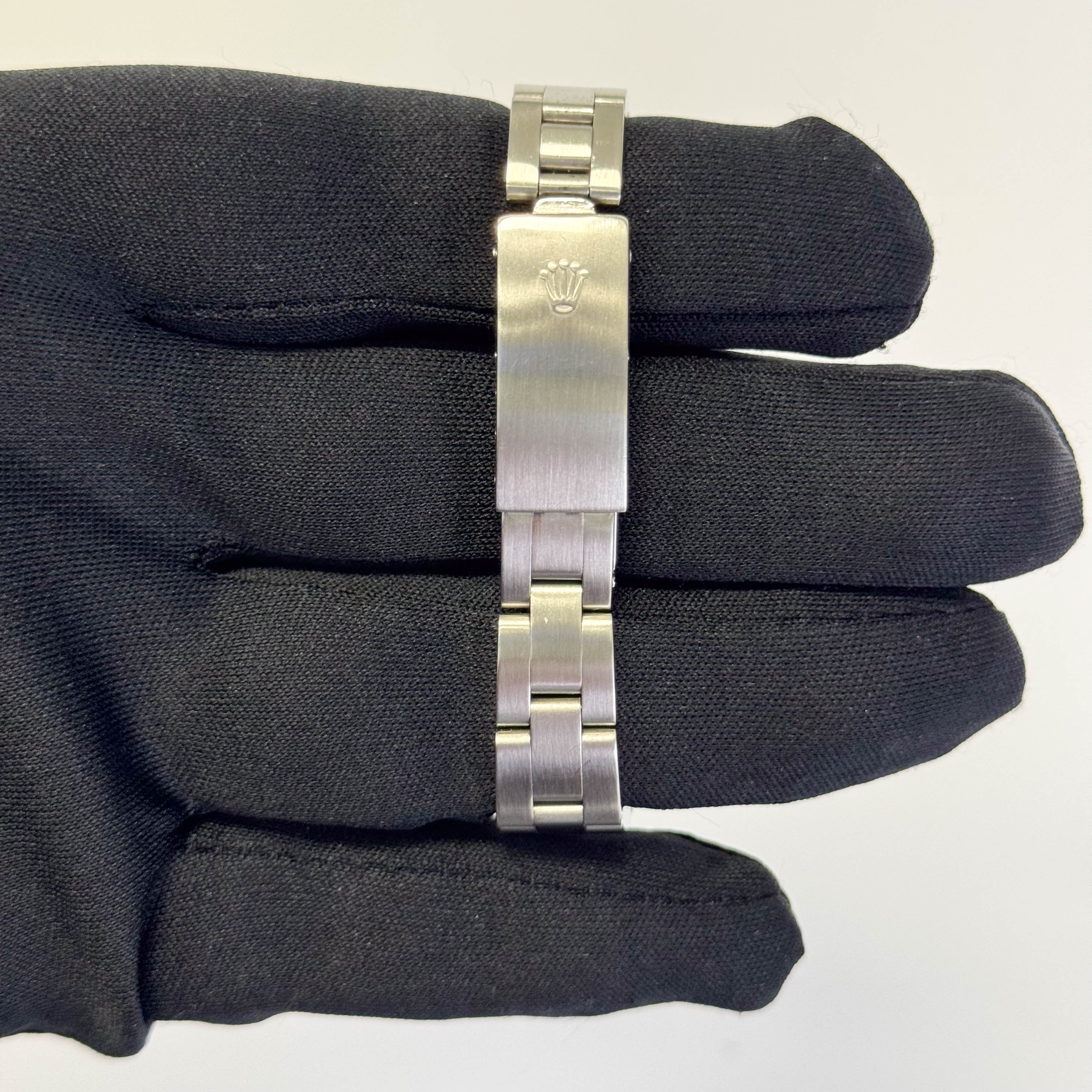 Rolex Oyster Perpetual 26mm MOP Dial Watch Ref# 69160 - Happy Jewelers Fine Jewelry Lifetime Warranty