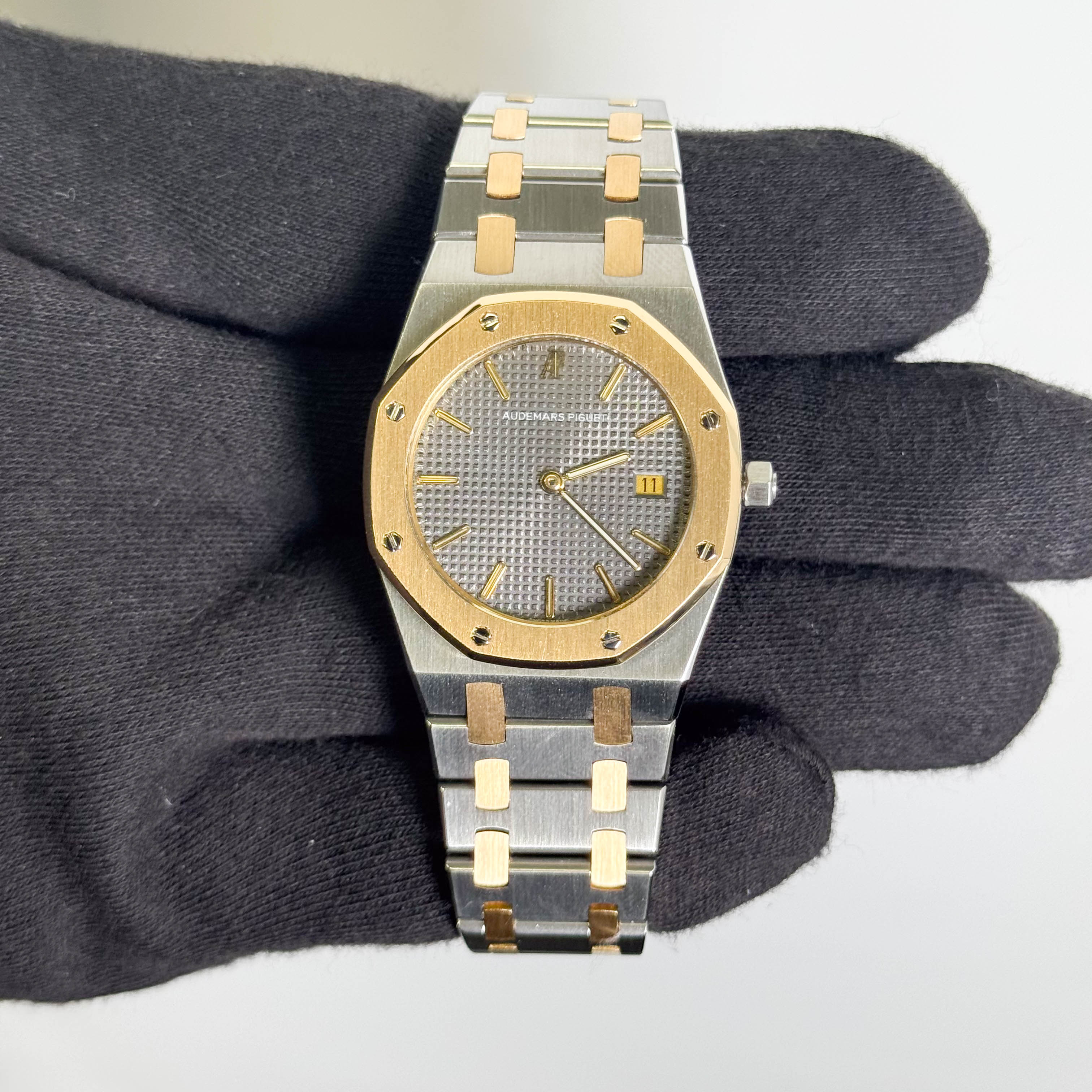 Audemars Piguet Royal Oak 33mm Grey Dial Watch Ref# 56175SA.OO.0789SA.01