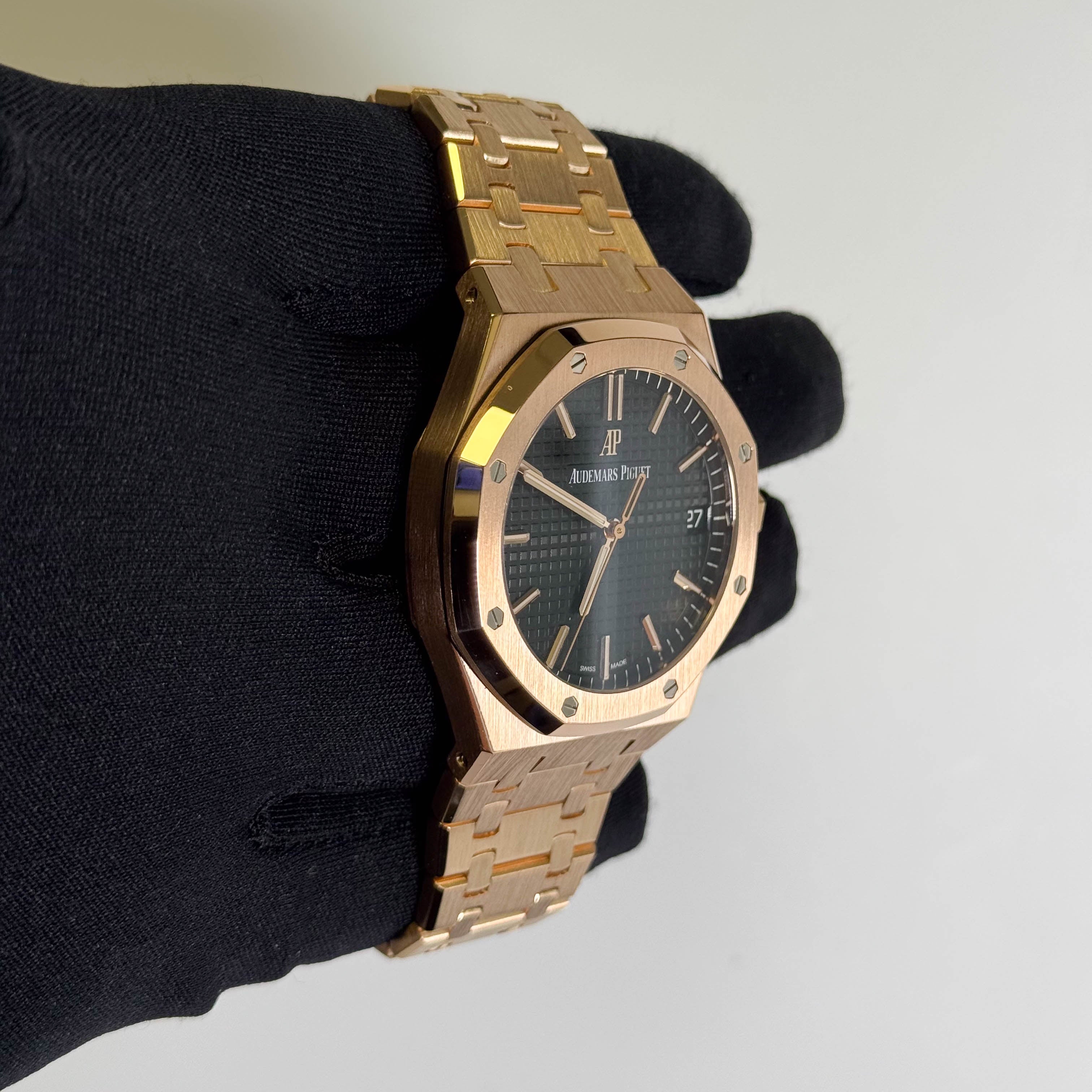 Audemars Piguet Royal Oak 41mm Black Dial Watch Ref# 15500OR.OO.1220OR.01 - Happy Jewelers Fine Jewelry Lifetime Warranty
