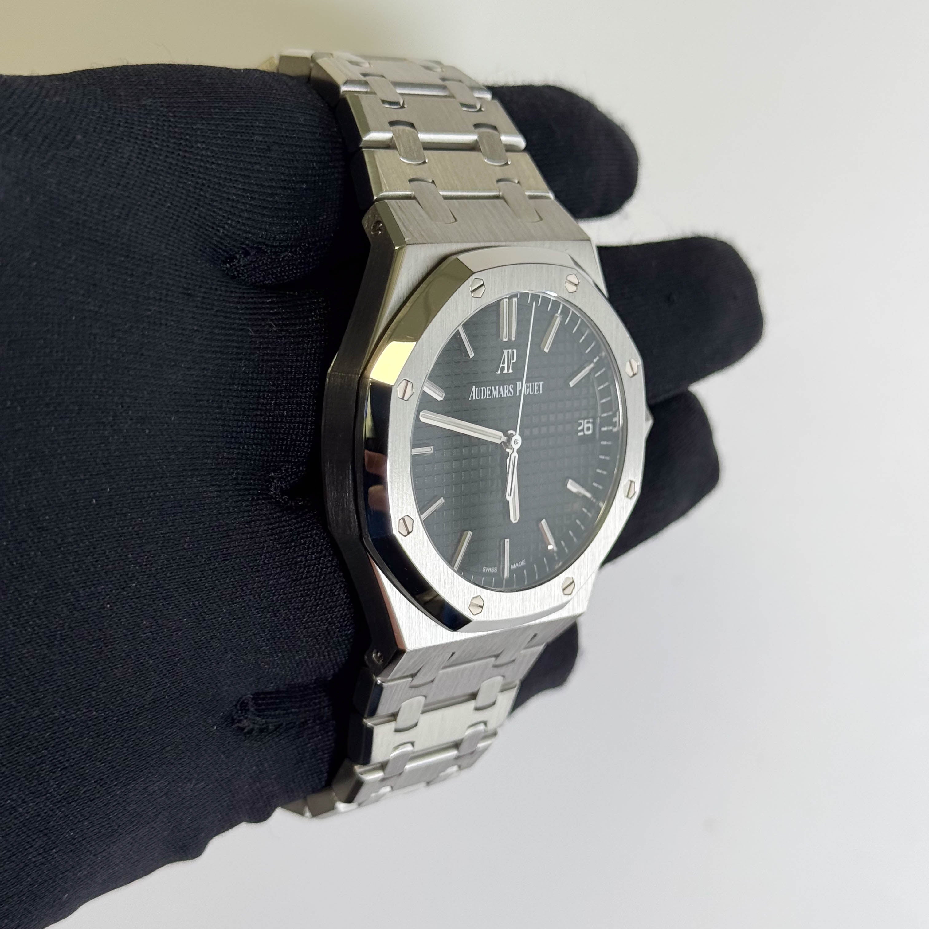 Audemars Piguet Royal Oak 41mm Black Dial Watch Ref# 15500ST.OO.1220ST.03