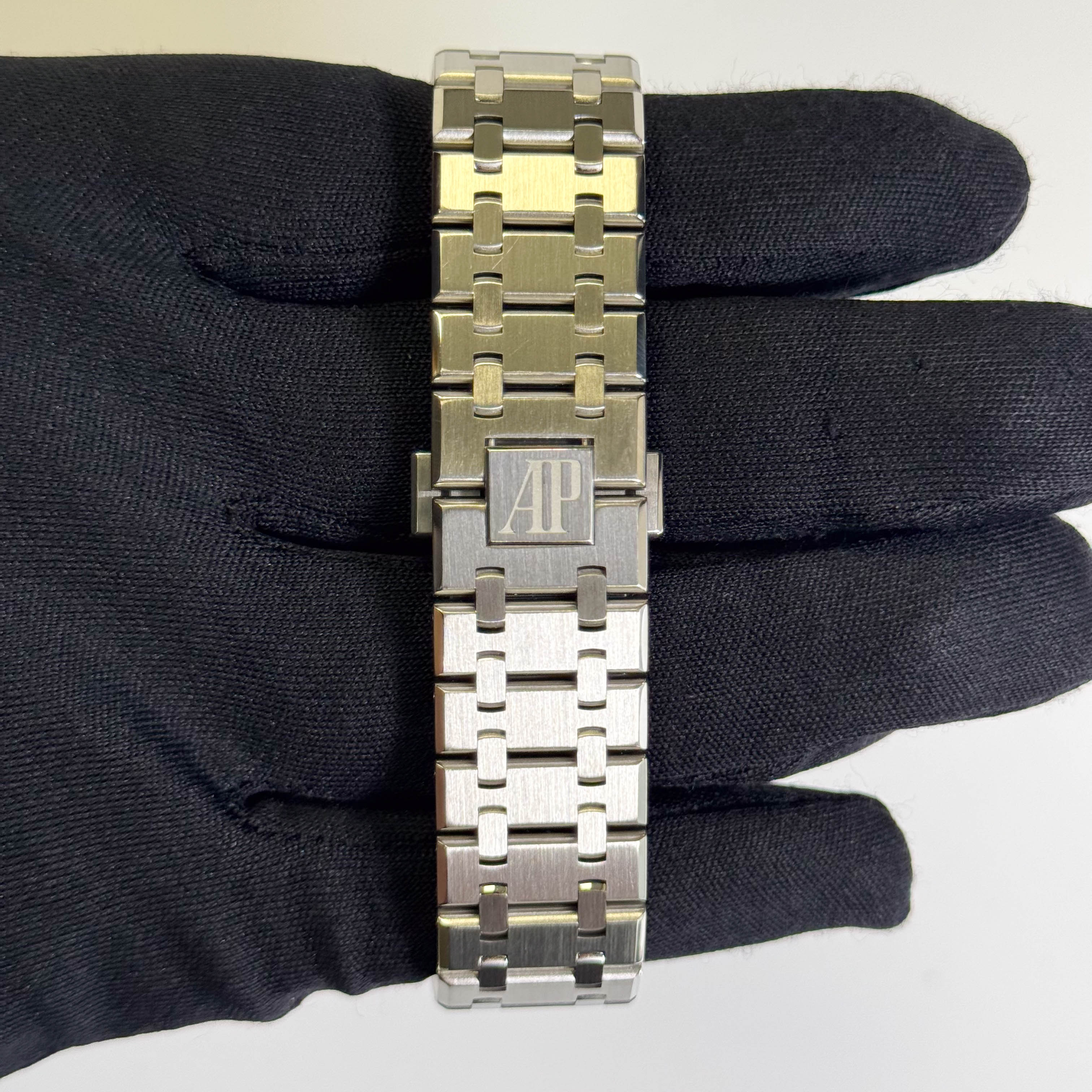 Audemars Piguet Royal Oak 41mm Black Dial Watch Ref# 15500ST.OO.1220ST.03