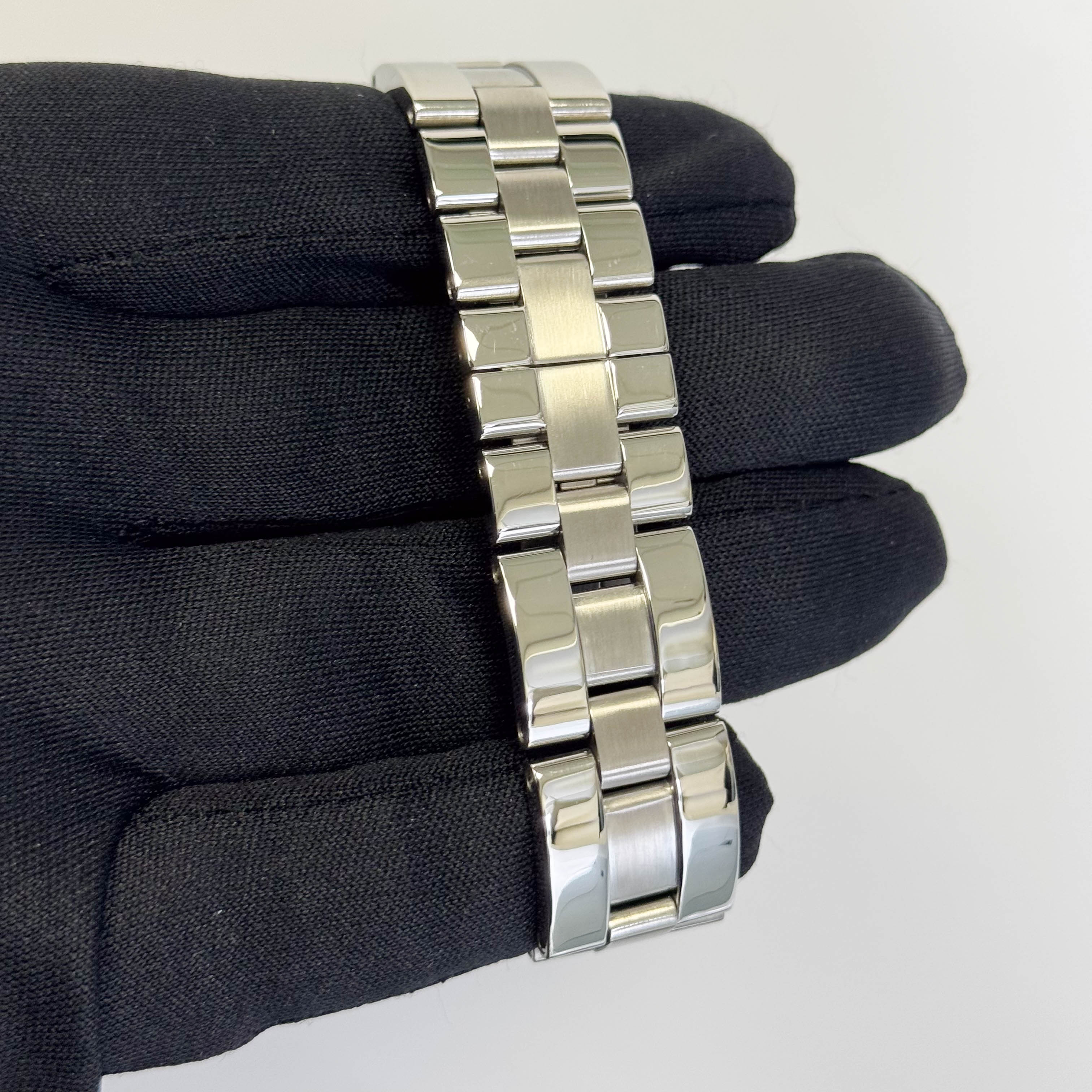 Cartier Roadster 35mm Black Dial Watch Ref# W62001V3 – Happy Jewelers