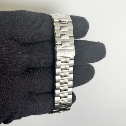 Patek Philippe Nautilus 40mm Sunburst Charcoal Gray Dial Watch Ref# 5711/110P-001