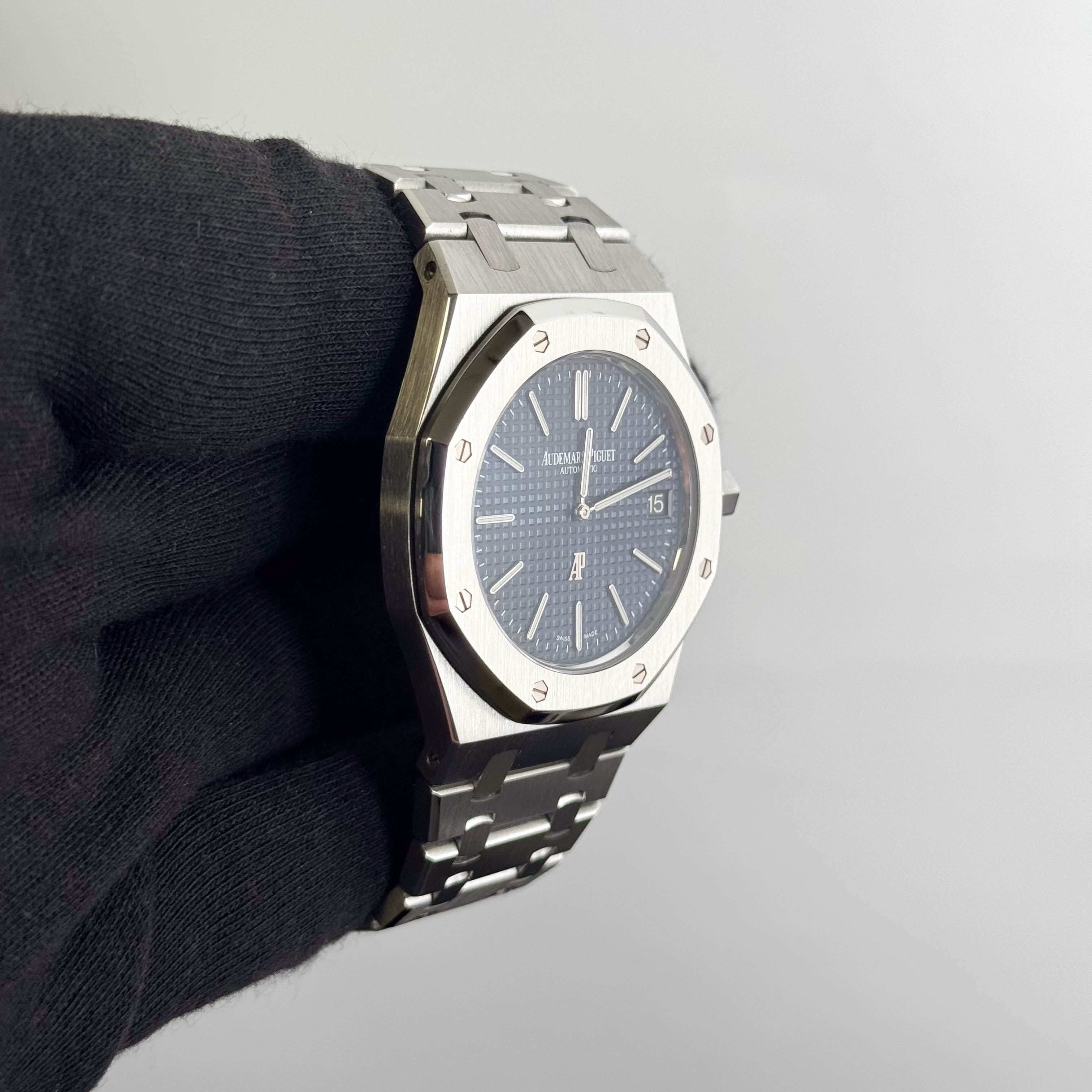 Audemars Piguet Royal Oak "Jumbo" 39mm Blue Dial Watch Ref# 15202ST.OO.1240ST.01