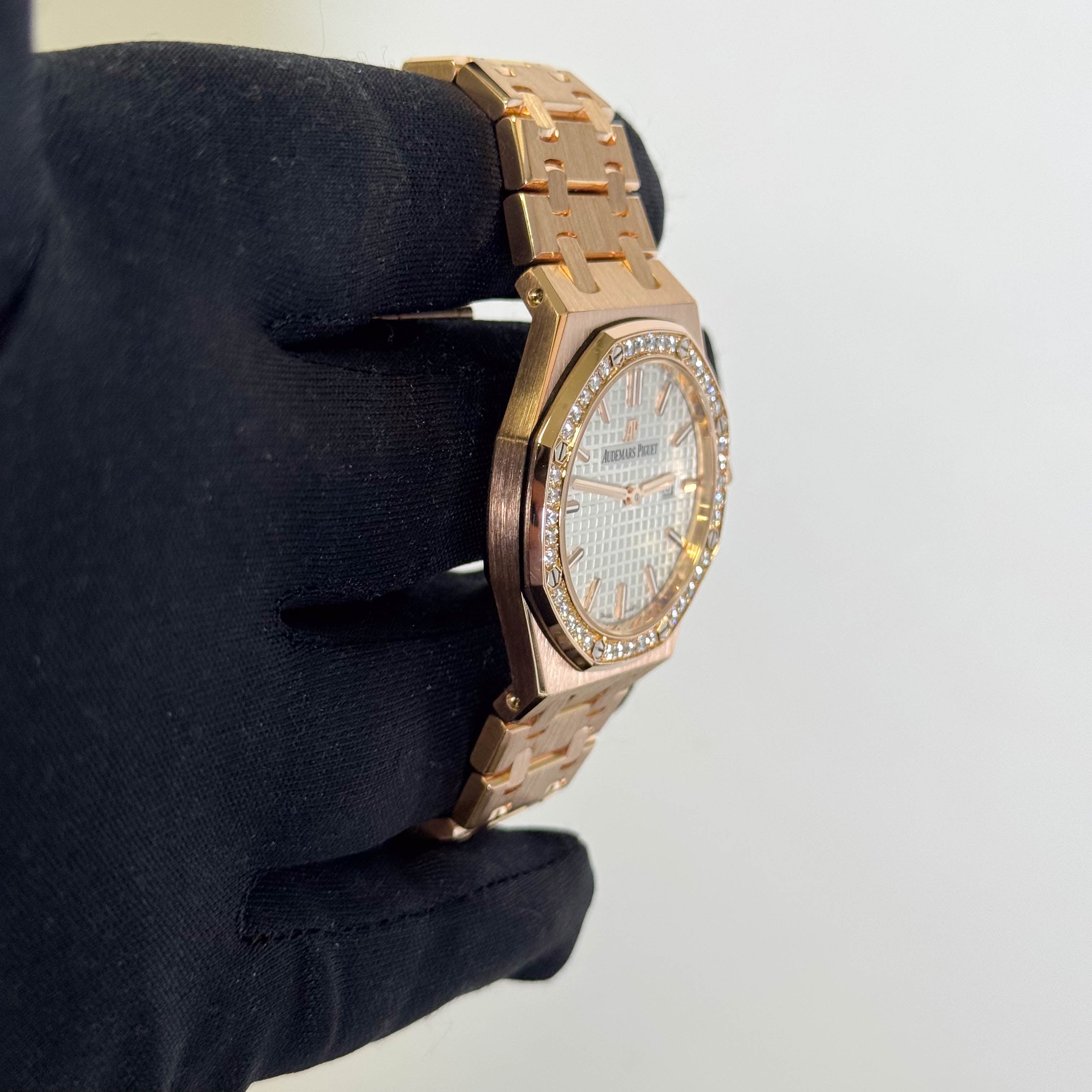 Audemars Piguet Royal Oak 33mm White Dial Watch Ref# 67651OR.ZZ.1261OR.01