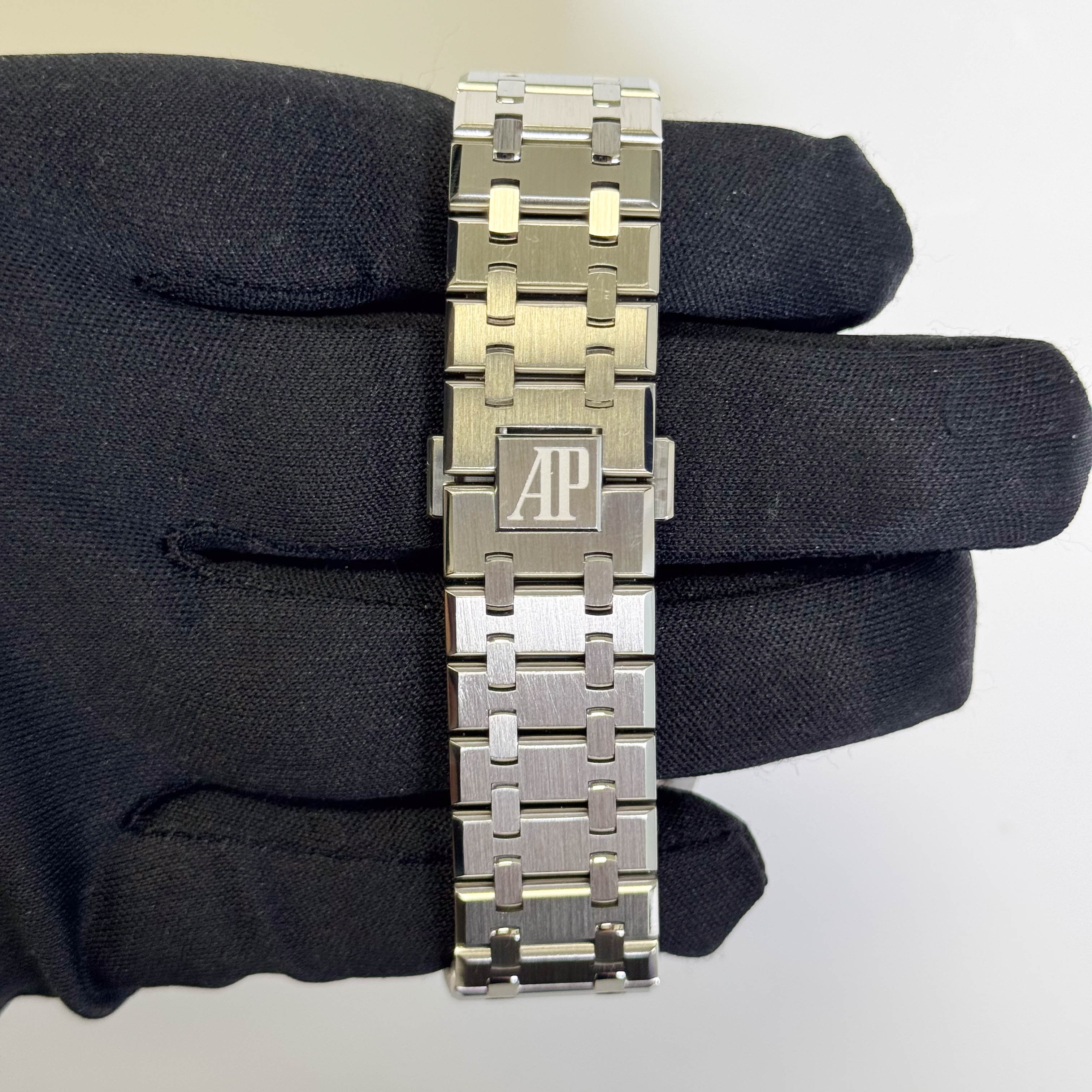 Audemars Piguet Royal Oak 41mm Grey Dial Watch Ref# 15500ST.OO.1220ST.02