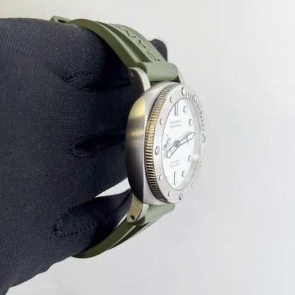 Panerai Submersible 44mm White Dial Watch Ref# PAM01595
