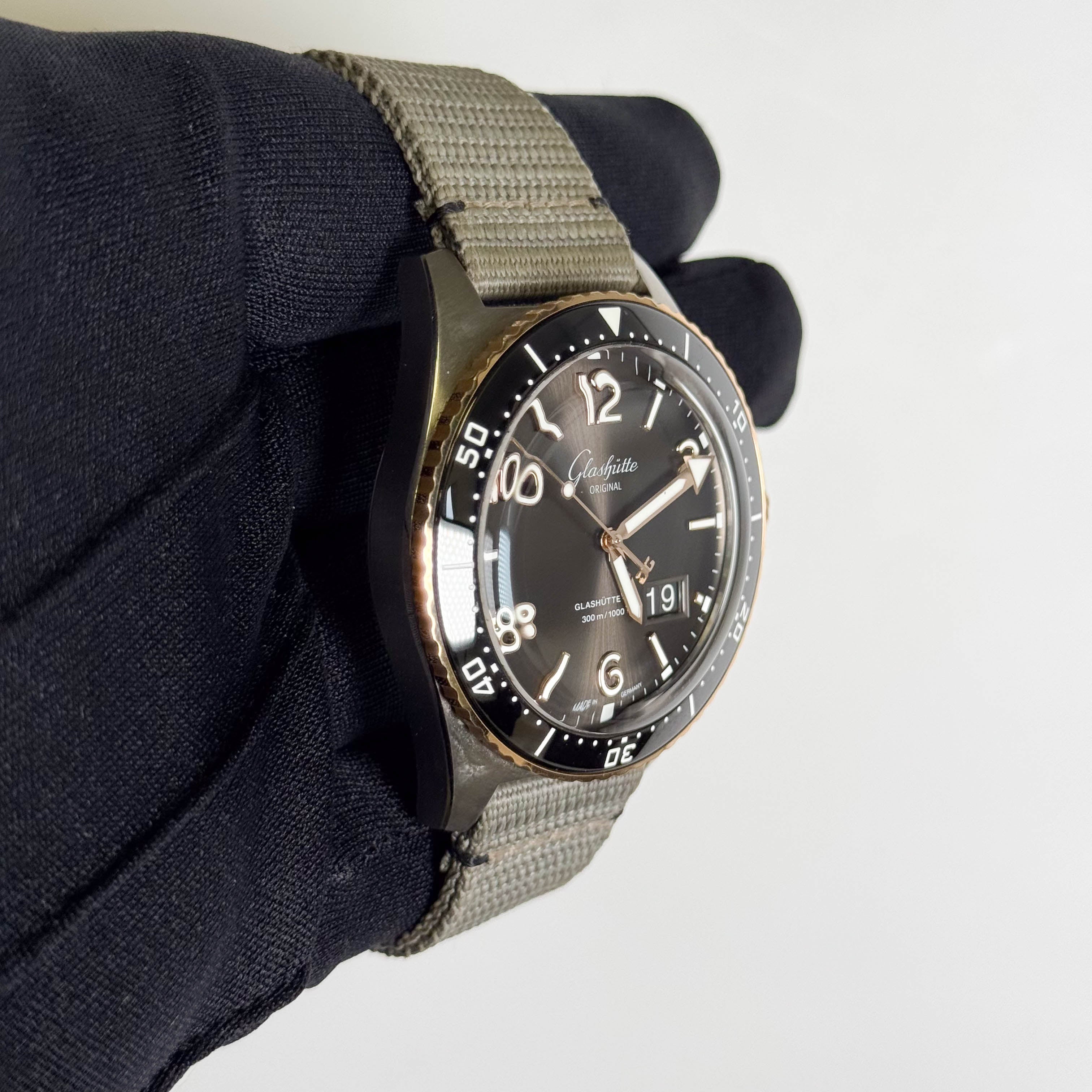 Glashutte SeaQ Panorama 43mm Gray Dial Watch Ref# 1-36-13-04-91-34 - Happy Jewelers Fine Jewelry Lifetime Warranty