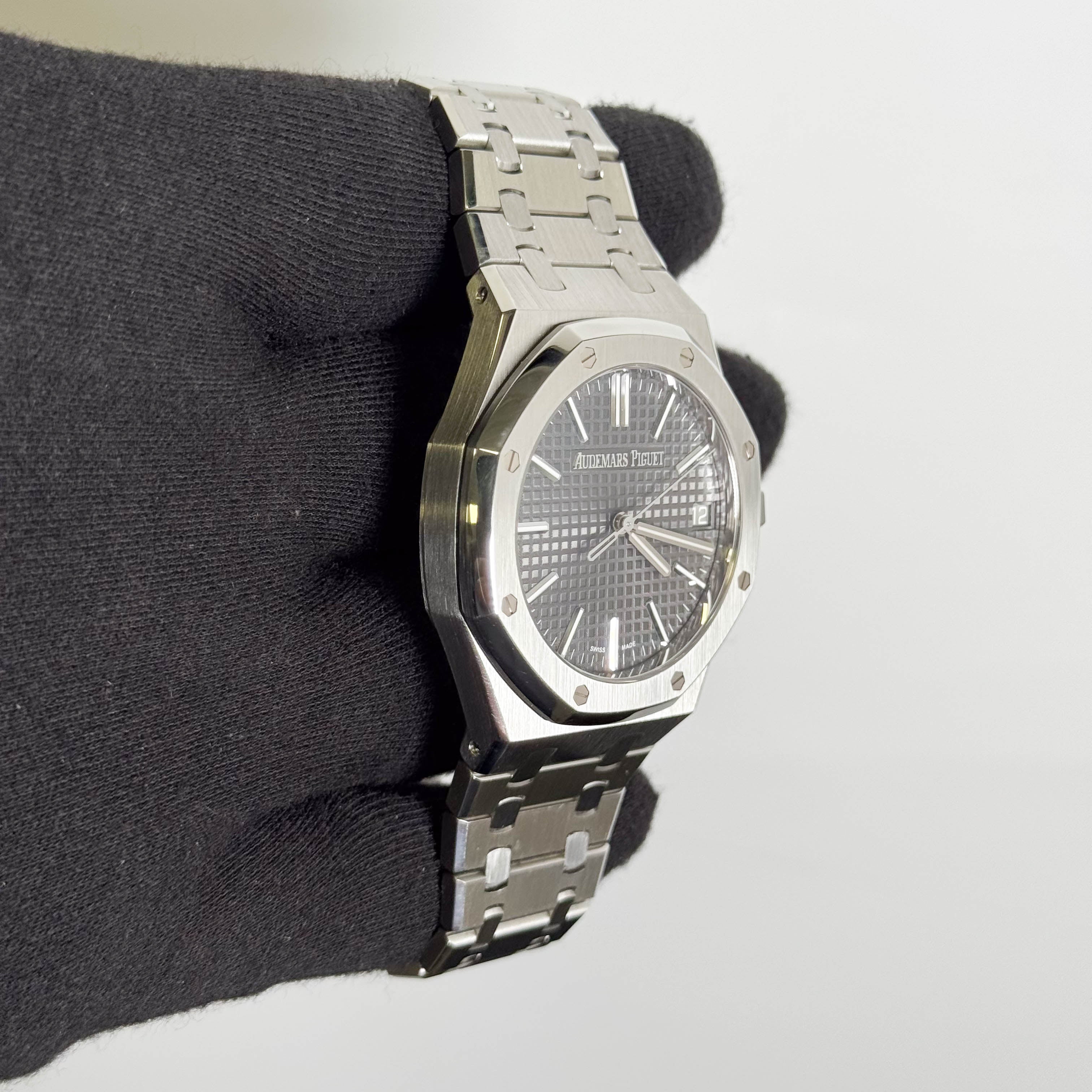 Audemars Piguet Royal Oak 41mm Grey Dial Watch Ref# 15510ST.OO.1320ST.10