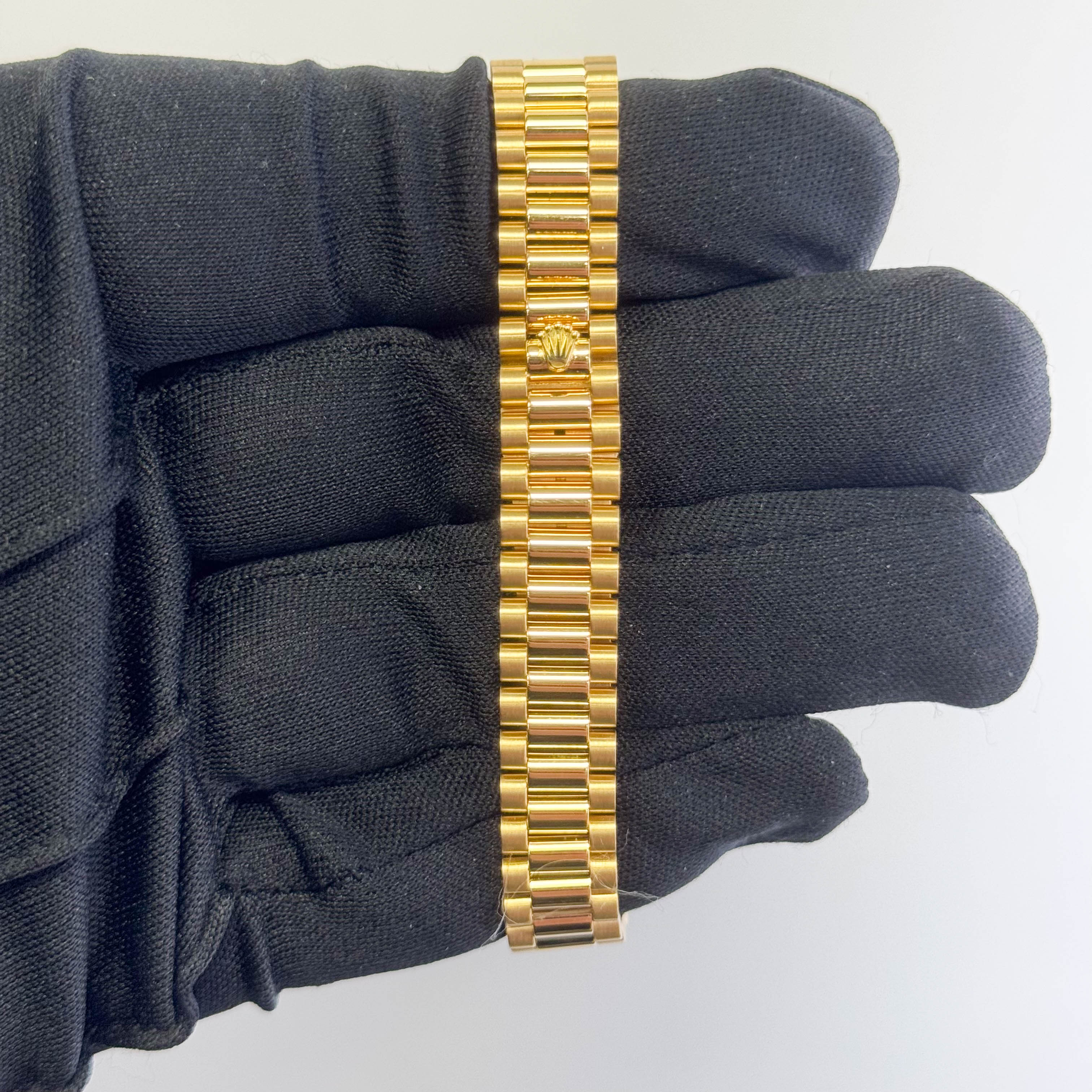 Rolex Datejust 26mm Champagne Dial Watch Ref# 69178 - Happy Jewelers Fine Jewelry Lifetime Warranty