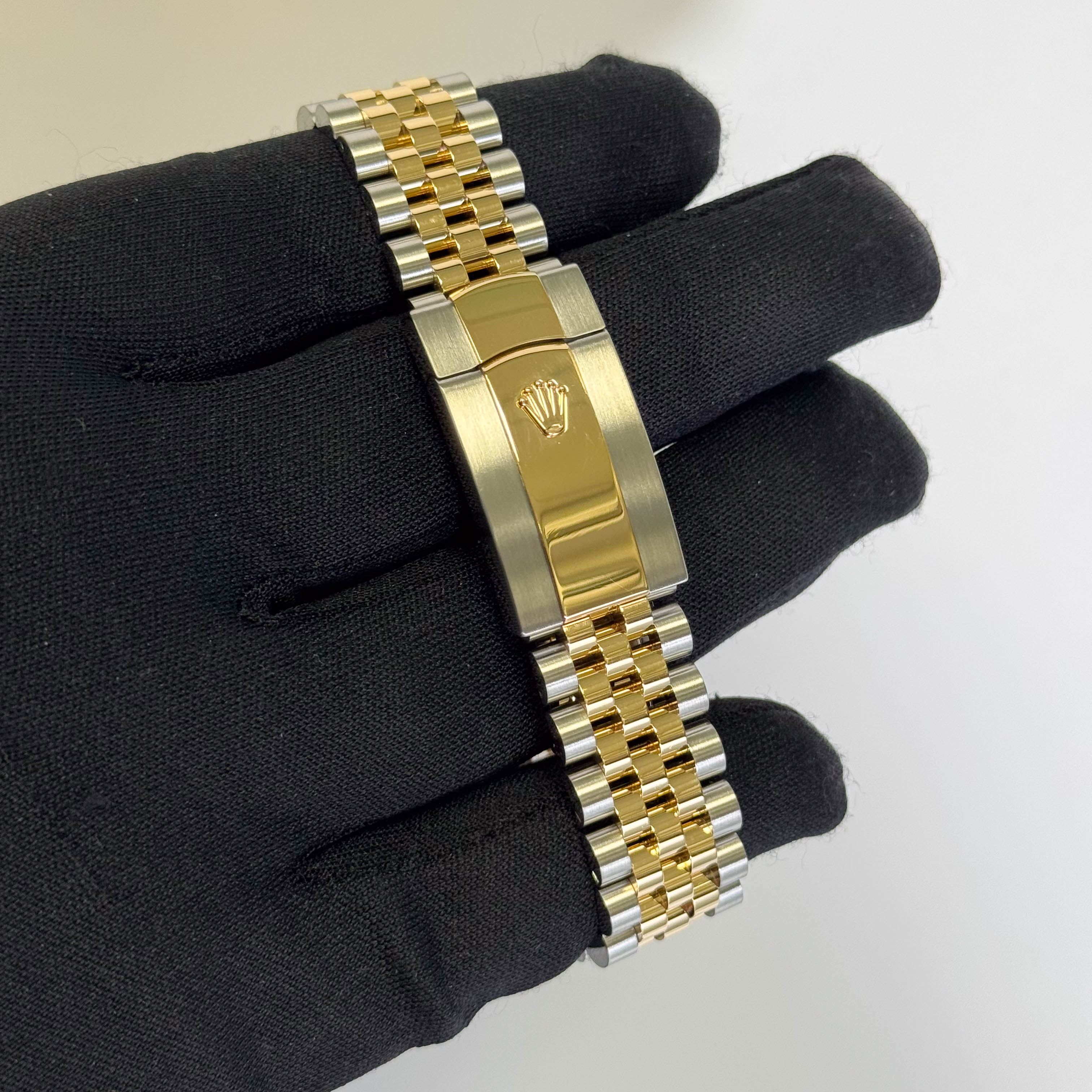 Rolex Datejust 41mm Champagne Dial Watch Ref# 126333