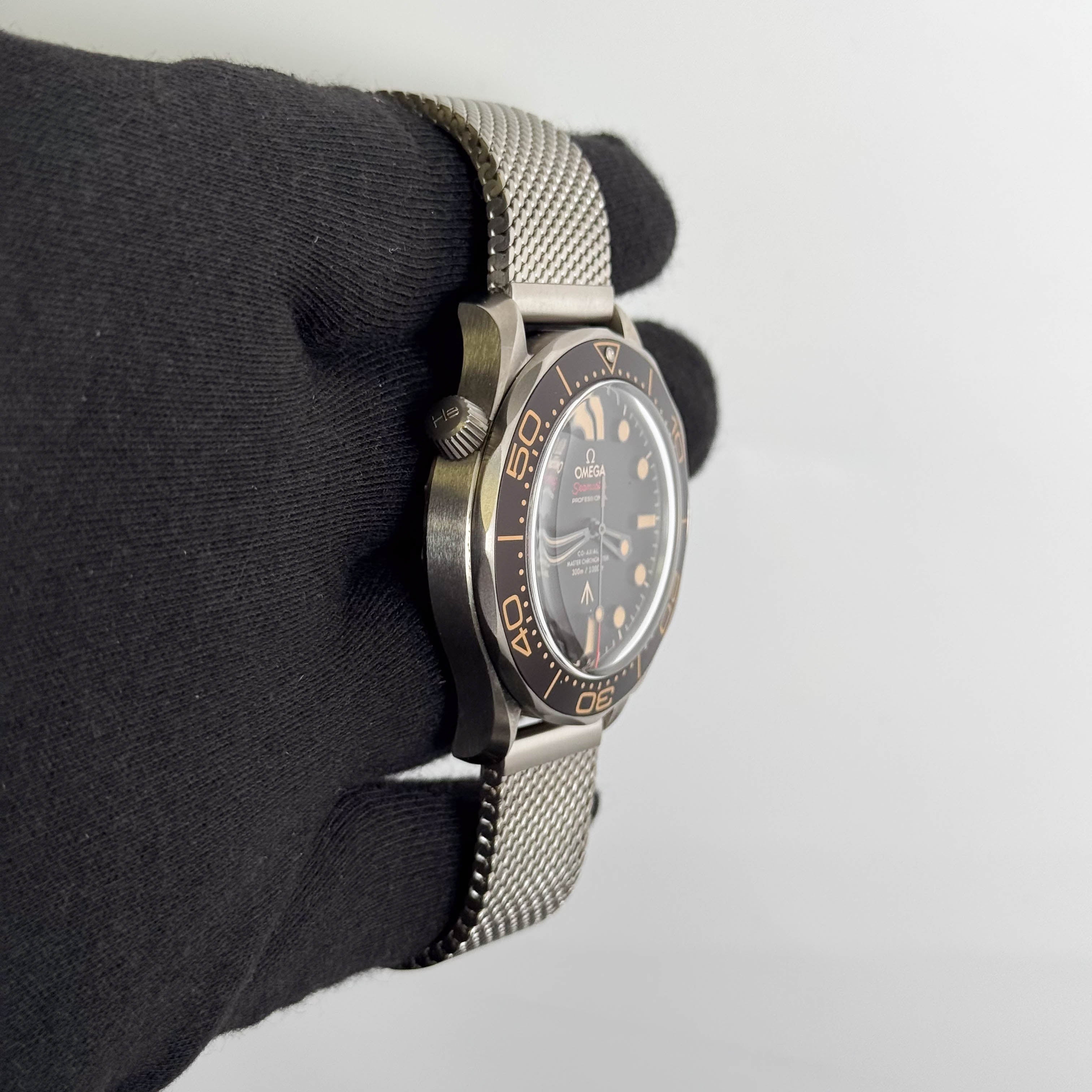 Omega Seamaster Diver 007 Edition 42mm Brown Dial Watch Ref# 210.90.42.20.01.001